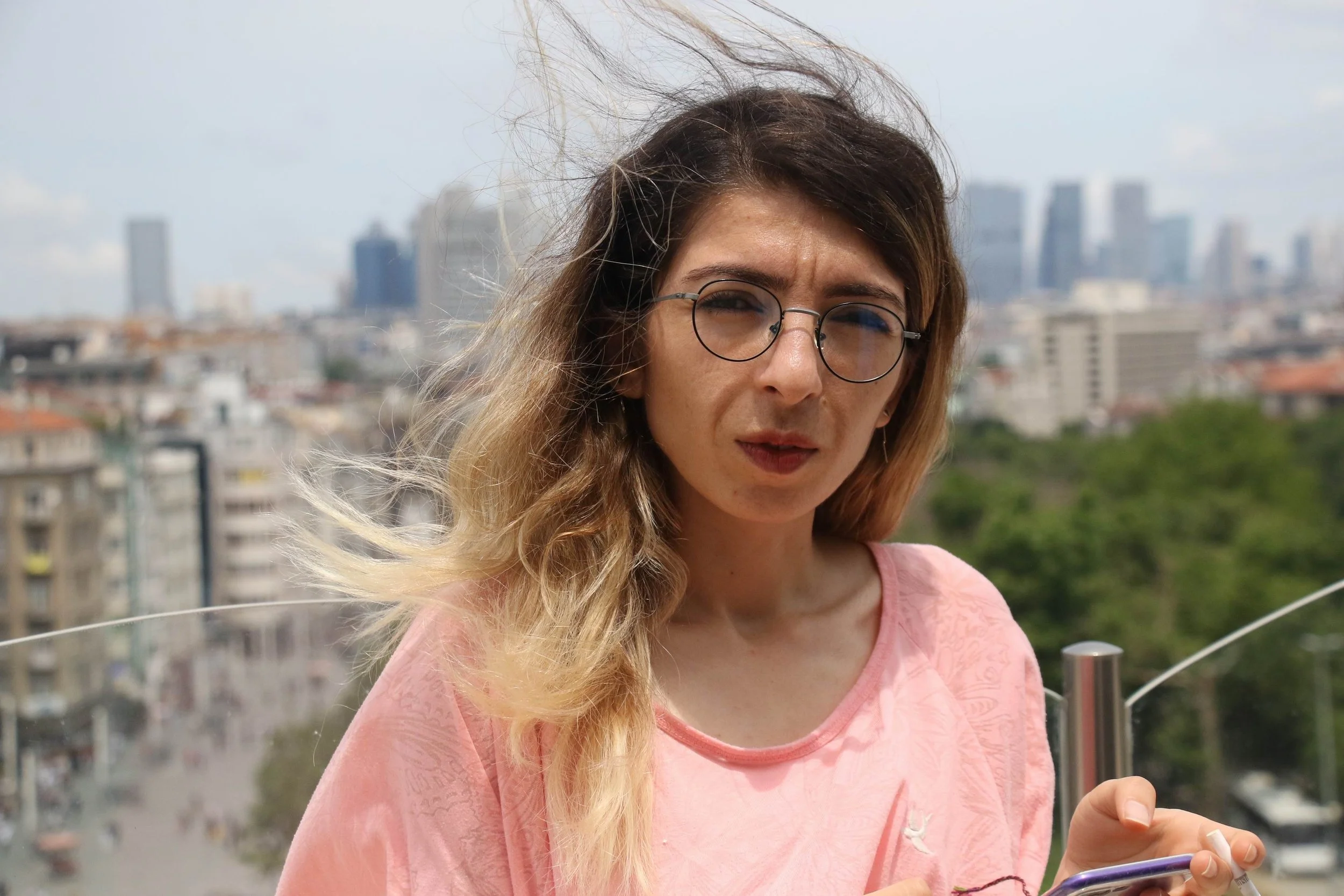 Türkiye: Gazeteci Sadiye Eser’in “Örgüt Üyeliği” Suçlamasıyla Cezalandırılması Talep Edildi