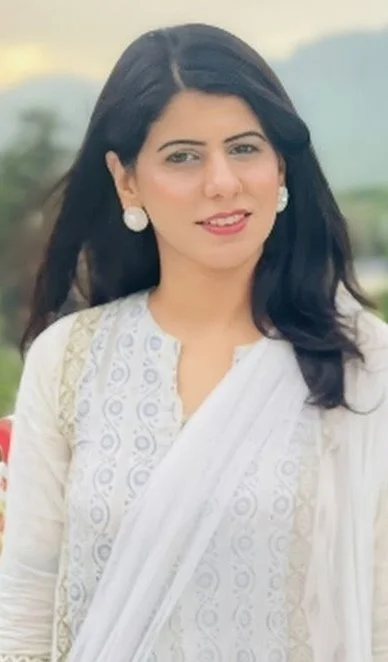 Pakistan: Popular YouTuber Anum Sheikh Arrested and Detained For 3 Days – Authorities Must Put An End To Arbitrarily Detaining Journalists