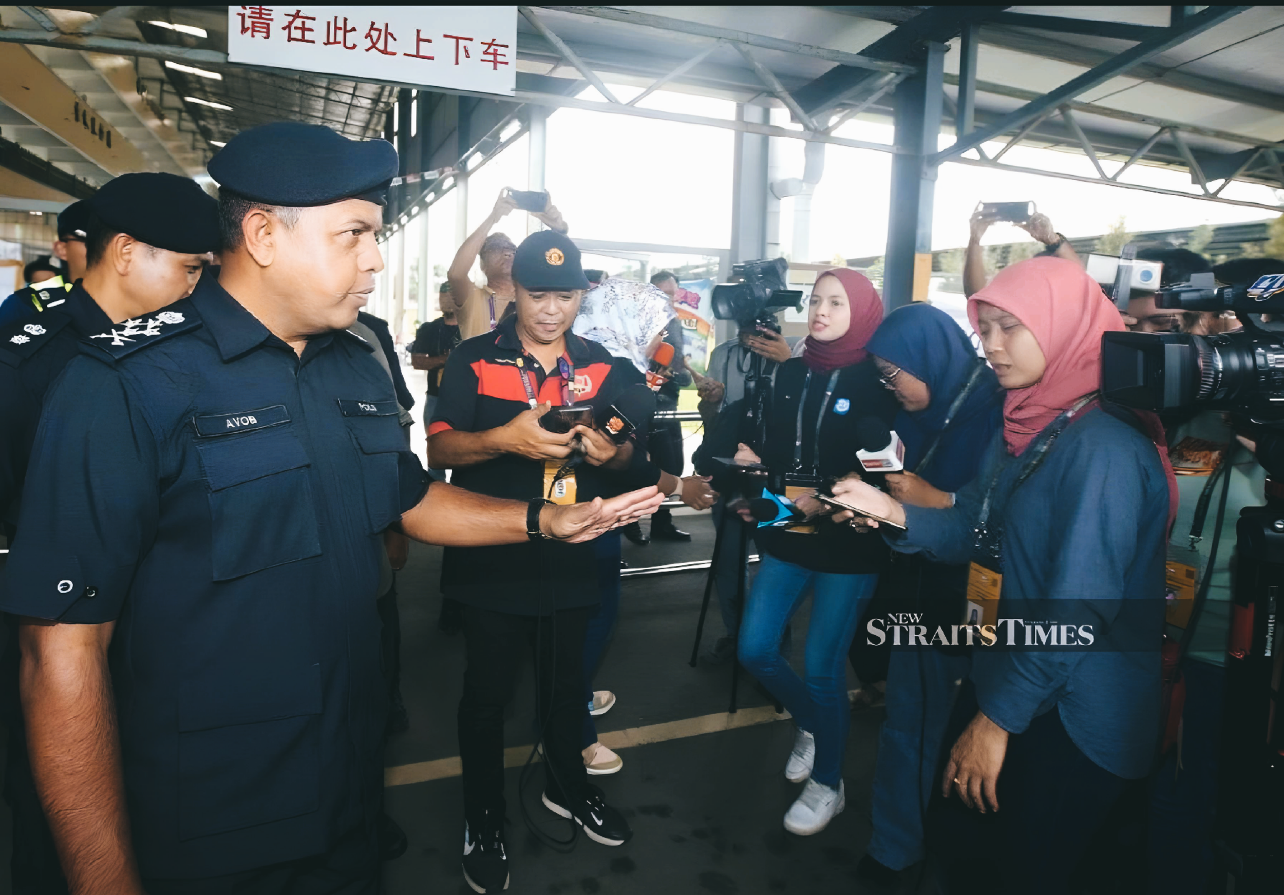 Malaysia: 2 Women Journalists Inappropriately Touched by Minister's Bodyguard During By-Election