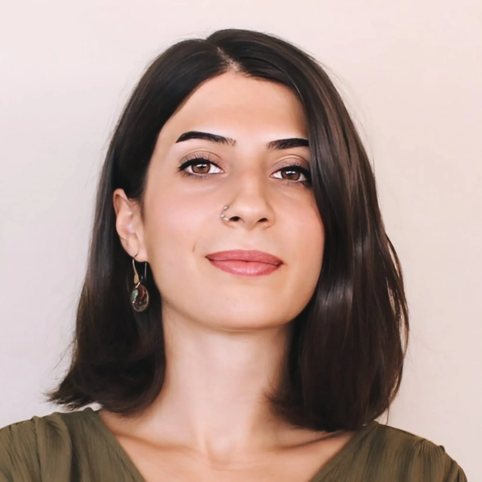 Turkiye: Ruling Party Politician Sues İzel Sezer