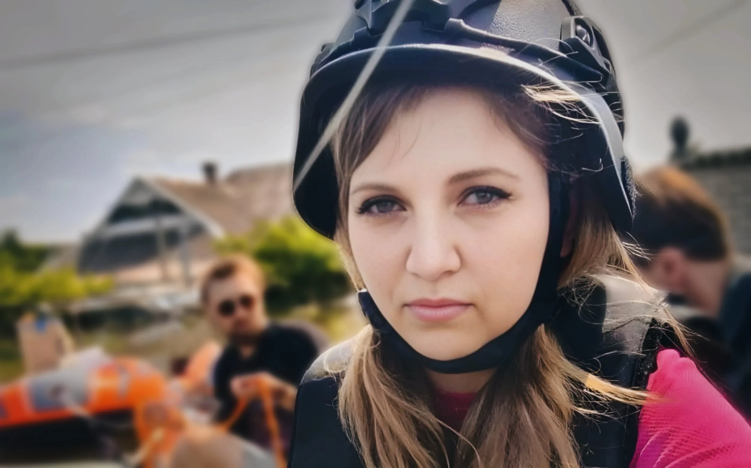 Ukraine: Man Attacks Olena Hnitetska During On-Site Reporting