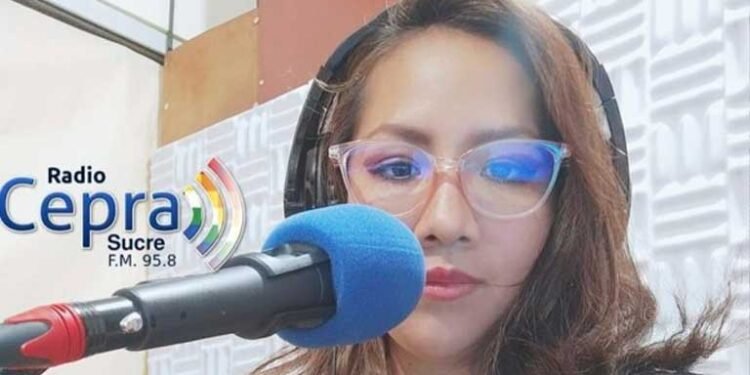 Bolivia: Radio Cepra’s Daniela Valdez Beaten, Strangled and Robbed by Violent Mob While Covering Protest