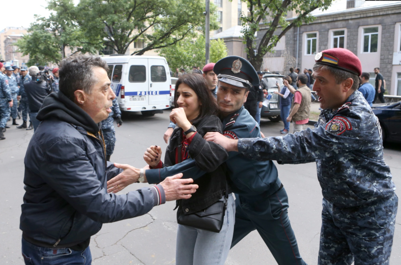 Armenia: Suzy Badoyan, Lia Sargsyan Obstructed In The Field Amid Anti-Government Protests