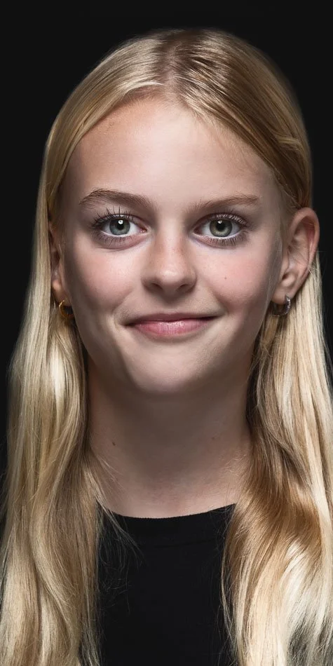 2-in-1 portret van meisje waarbij twee foto’s zijn samengevoegd