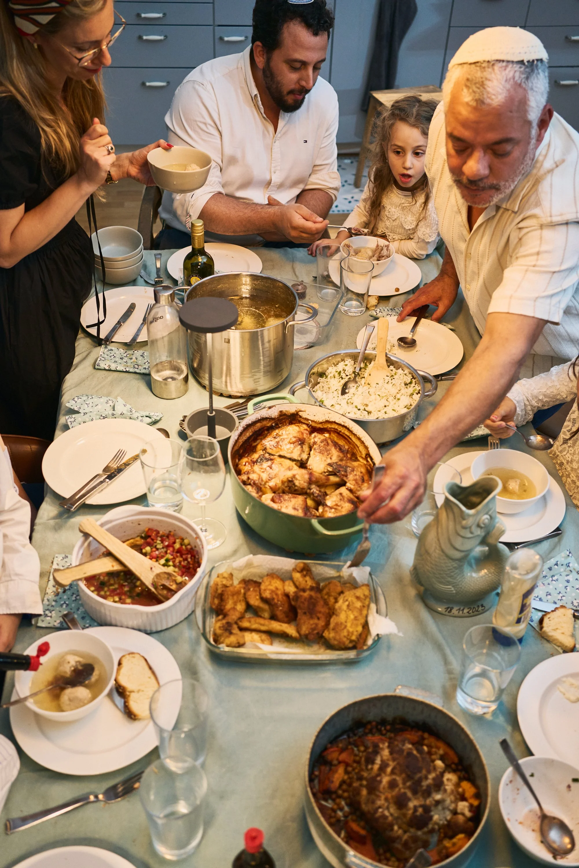 240927-Geolino_Schabbatfeier_Familie-Jann_Berlin_1293_WEB 1.jpg