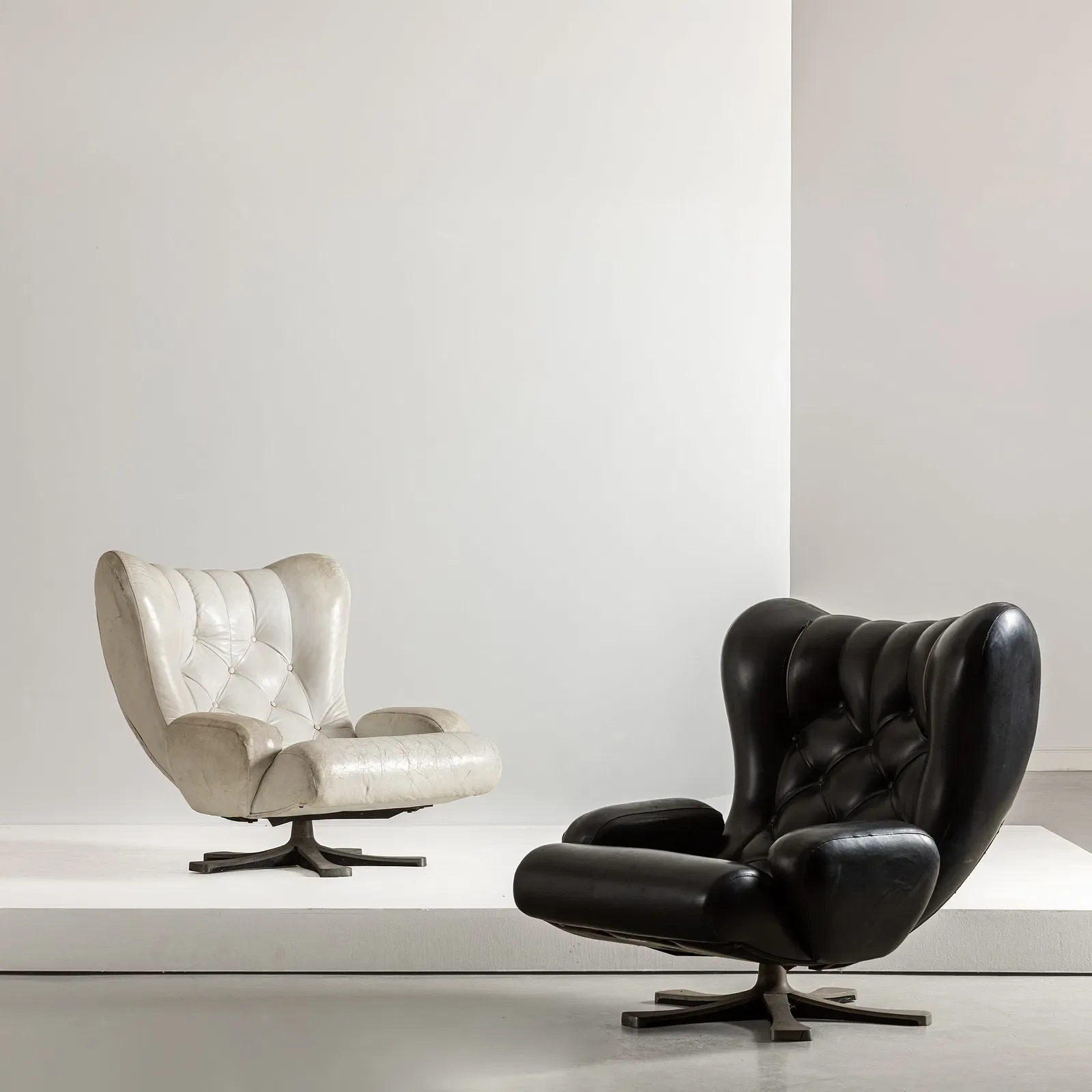 1960, Italy, Pair of leather armchairs, Guido Bonzanini, Produzione Tecnosalotto