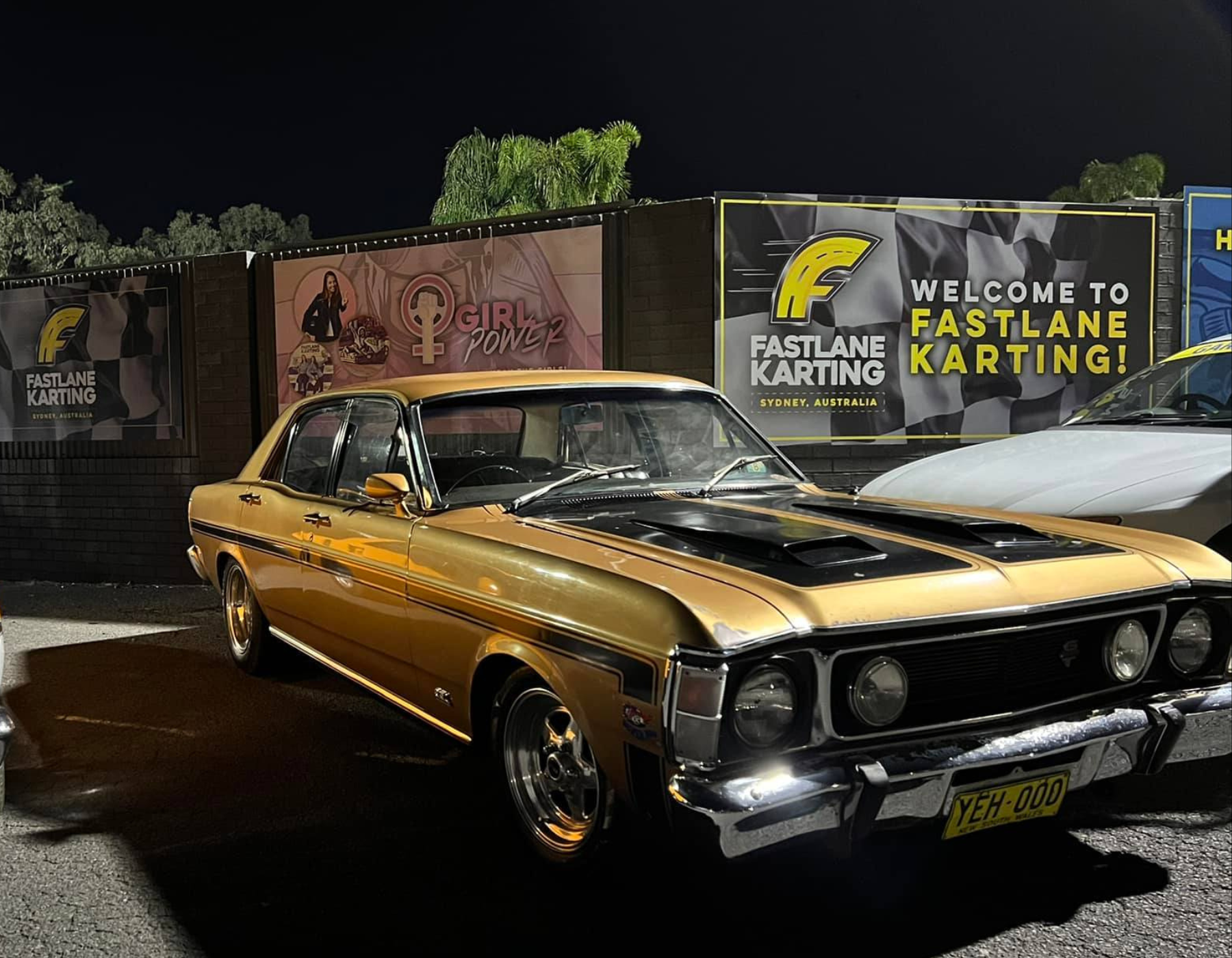 FORD “Classic &amp; Muscle” Car / Meat 