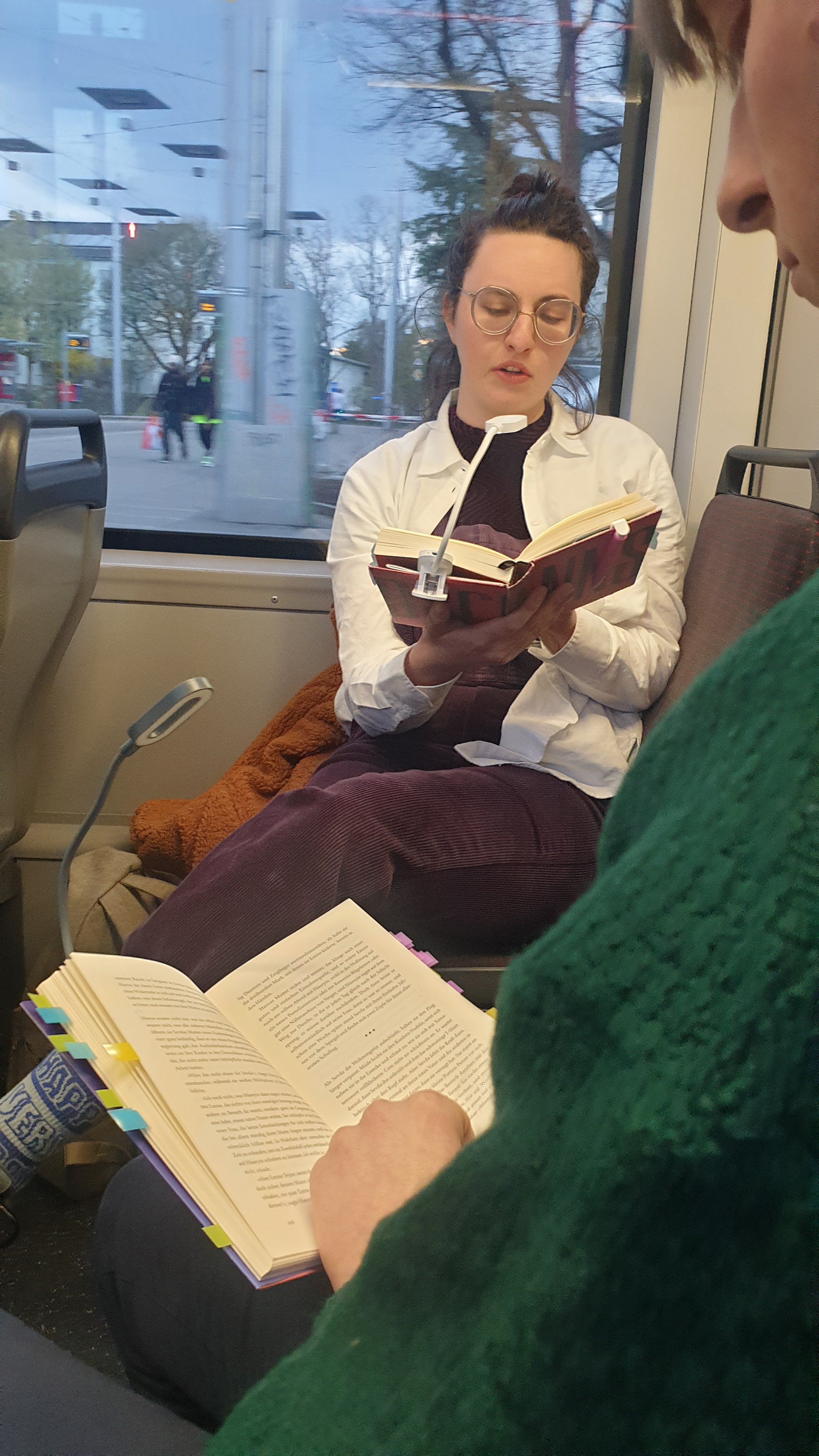 bern-liest-ein-buch-2023-tramlesung.jpg