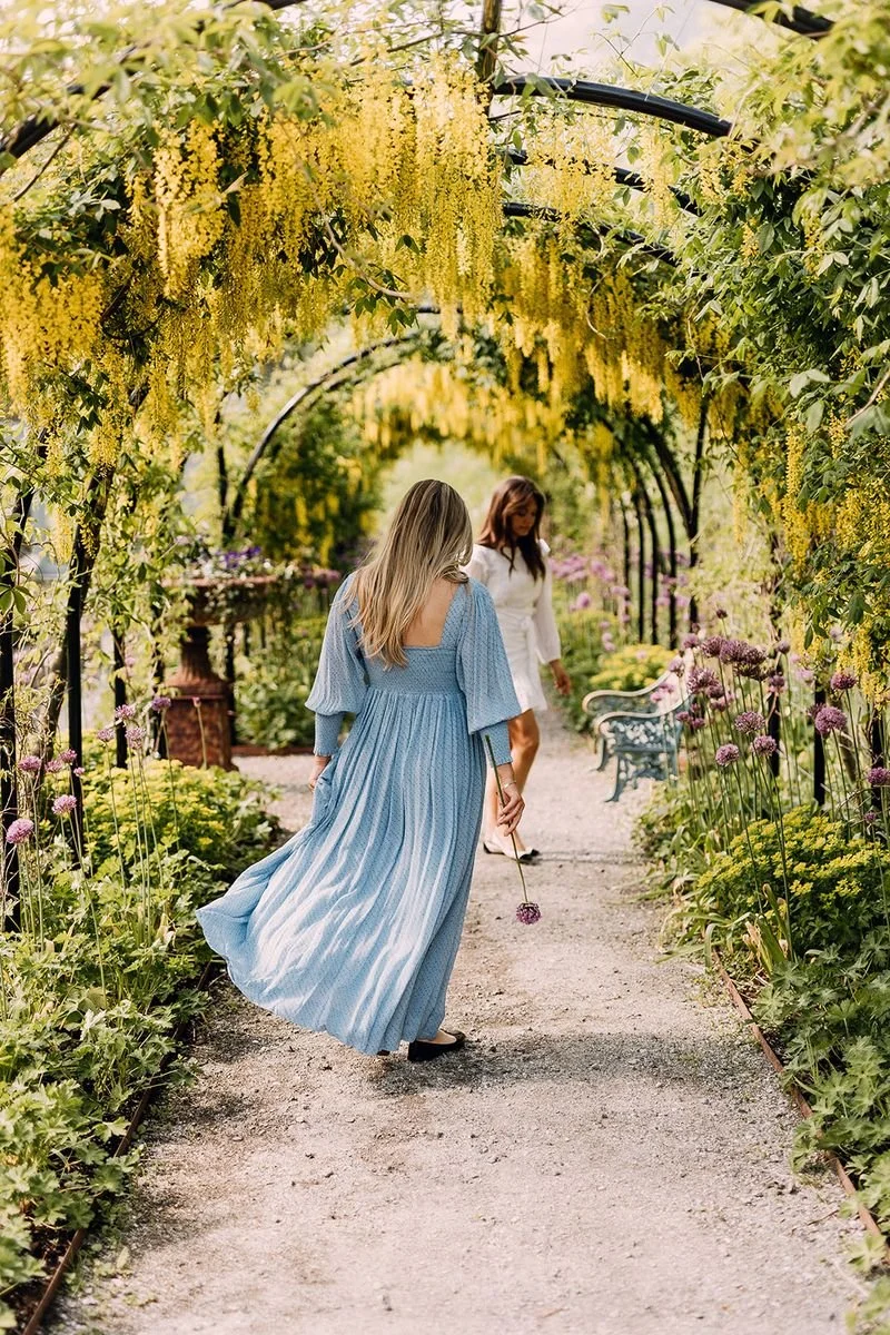Blomstertunnel Marøy og Klouda TRyN4Vw.jpeg
