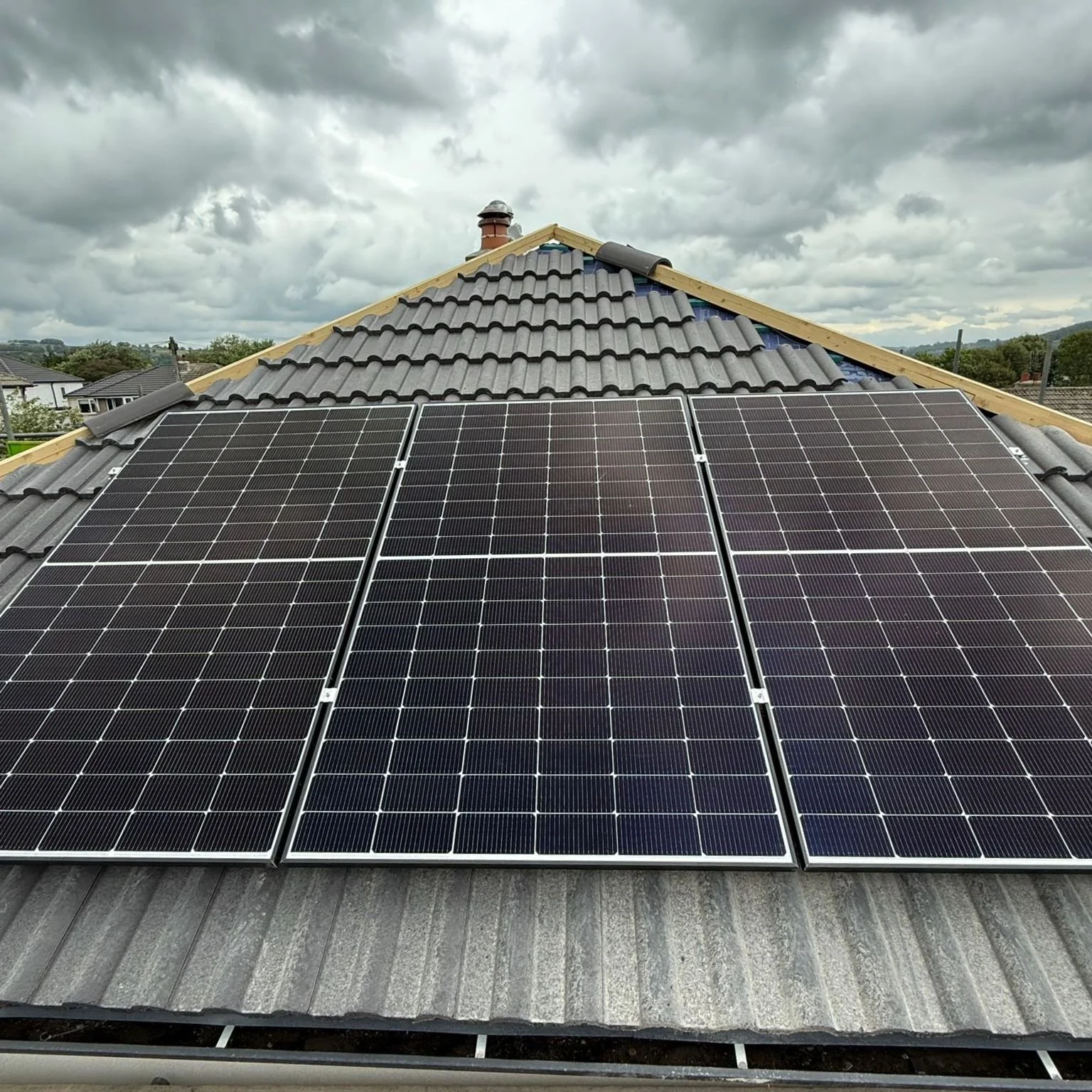 A fresh 3.84 kWp solar PV and battery install in North Yorkshire☀️⚡️

After completing a project for The Senator Group , one of their managers asked us to design and install a system for their home. We love seeing our commercial work at @oneenergypro
