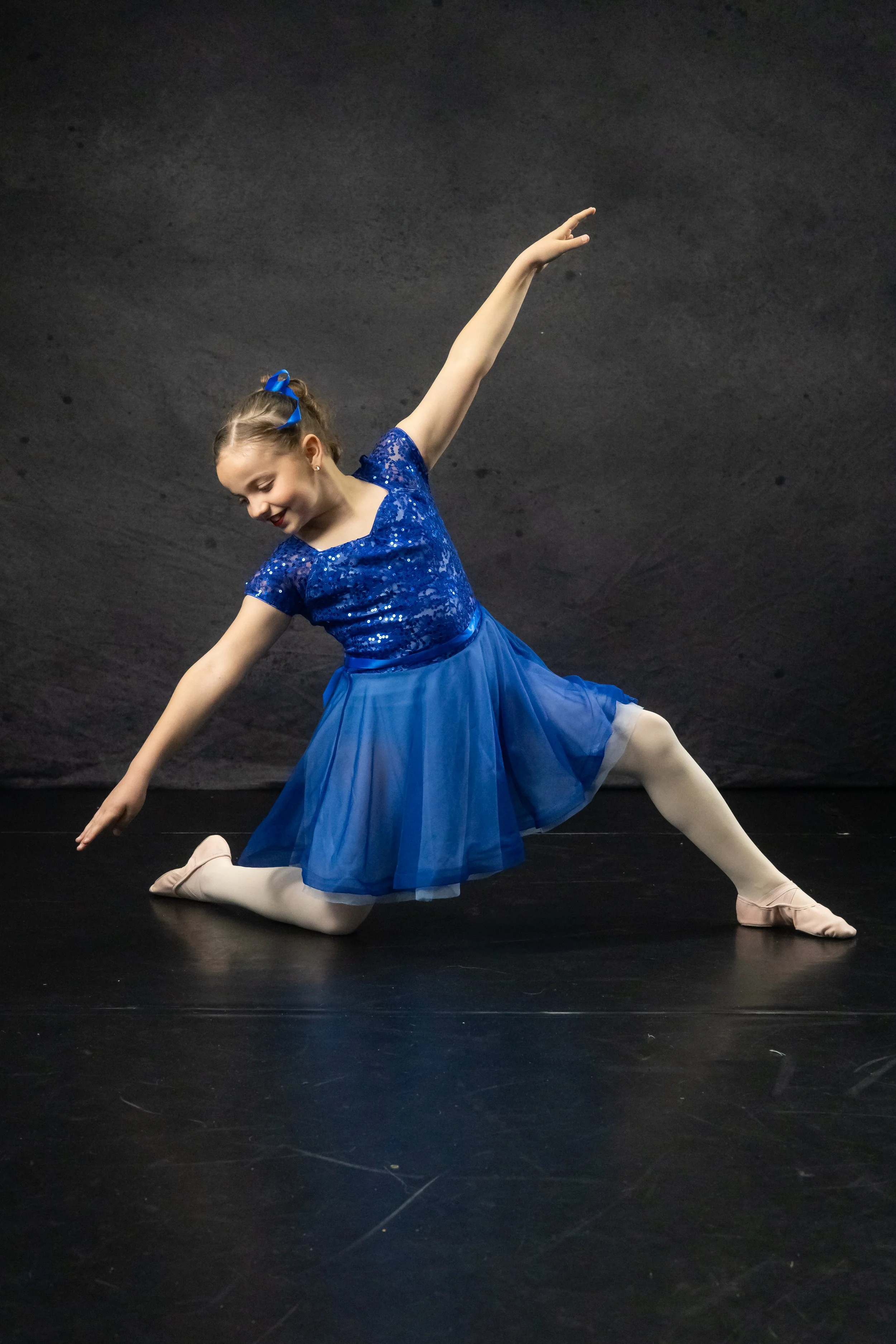 ballet dancer in a tendue position