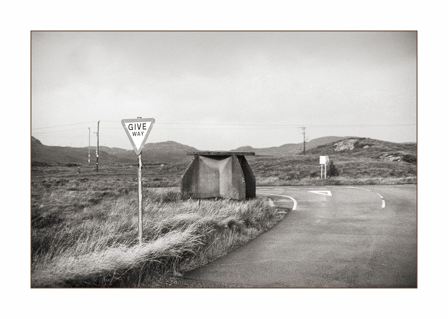 4-way bus shelter #isleoflewis #outerhebrides #brutalism #brutalist #brutalistarchitecture #nikonfm2n #nikkor50mmf12 #delta400 #ilford #ilfordphoto #ilfordphotography #xt3 #adoxxt3 #adox #nikon #nikonfilmcamera #35mm #35mmfilm #35mmfilmphotography #b