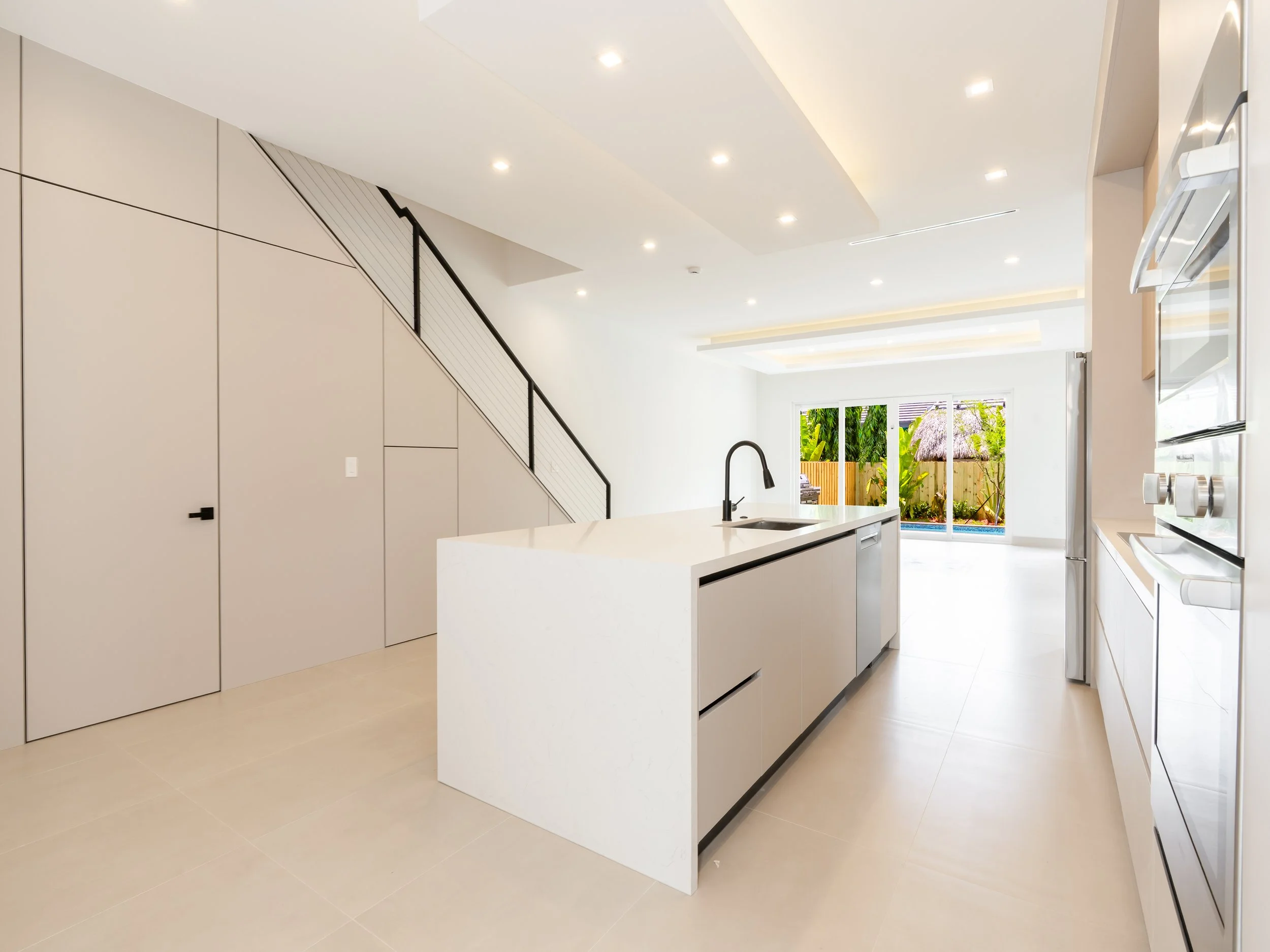 07. 721 SW 7th Ave Interior.JPG