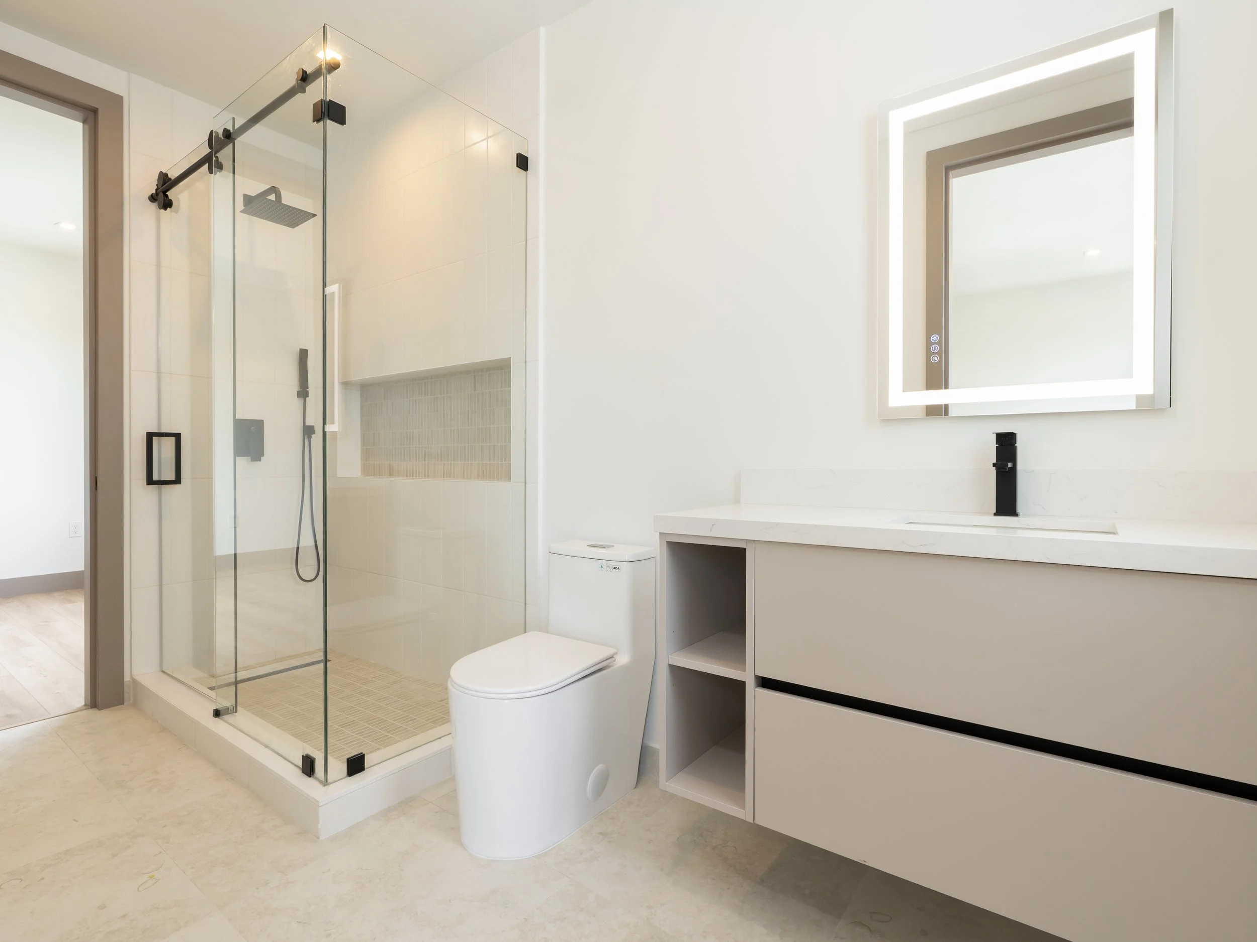 31. 721 SW 7th Ave Interior.JPG