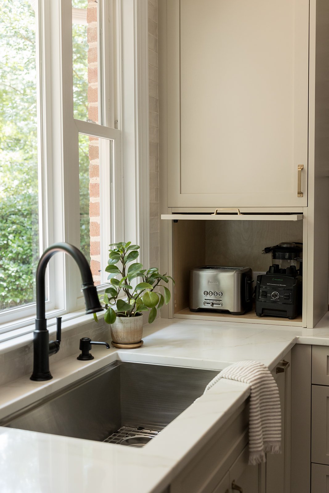 Tripp-Place-Elkins-Interiors-13.jpg