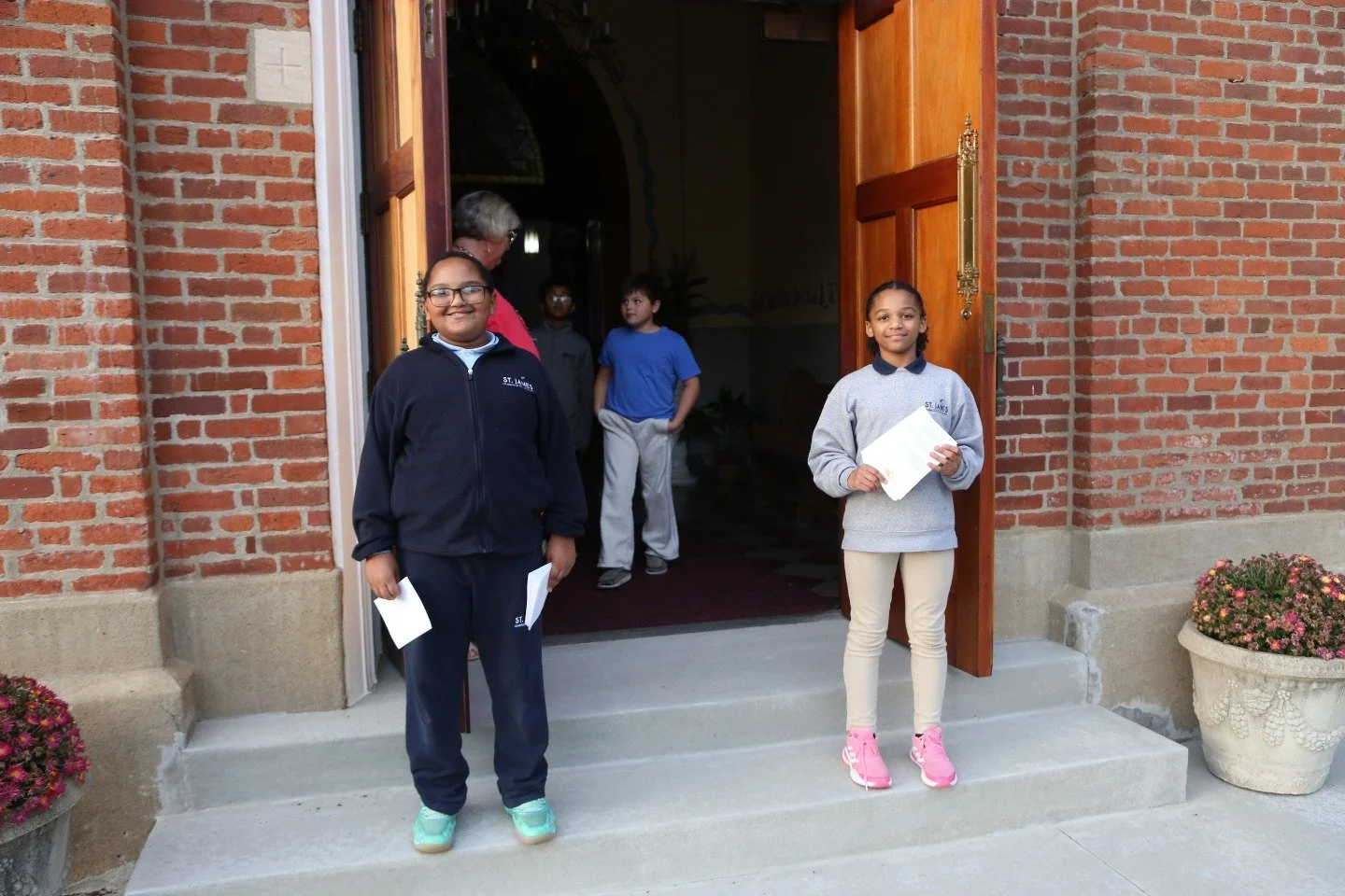 Full bellies and even fuller hearts 🍗💖!

Thanks to everyone who came out to our Thanksgiving Dinner last week. We had a prayer service followed by a wonderful meal, but the best part was bringing together our community and hearing how everyone's sc