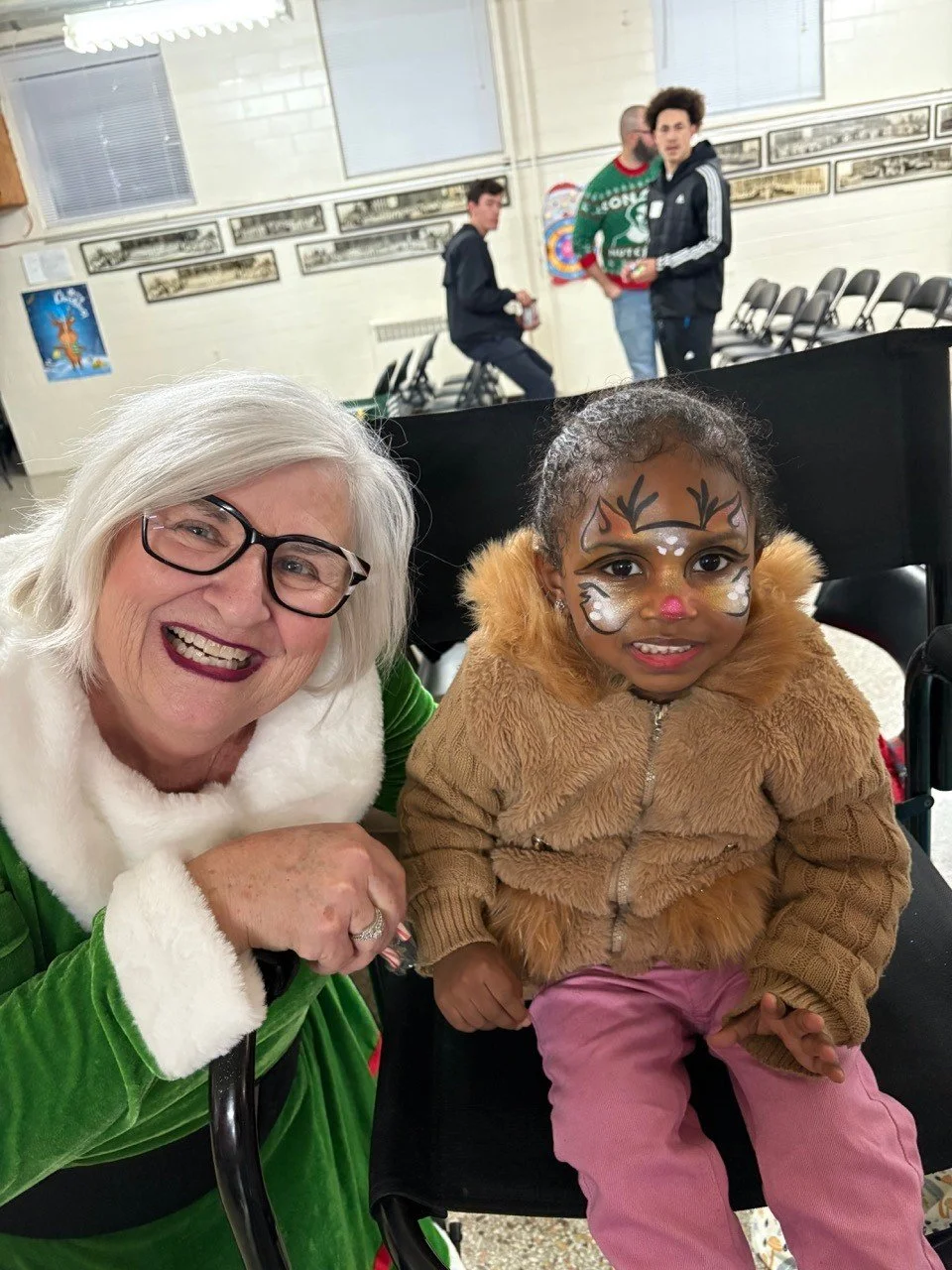 Thanks to everyone who came to our Christmas Open House this week 🎄🎅🏼!

It was great to see so many students and families and celebrate a great semester together. A special thank you to Trinity High School (@thsrocks) and @mercyacademy students fo