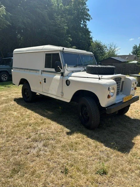 Land Rover 109