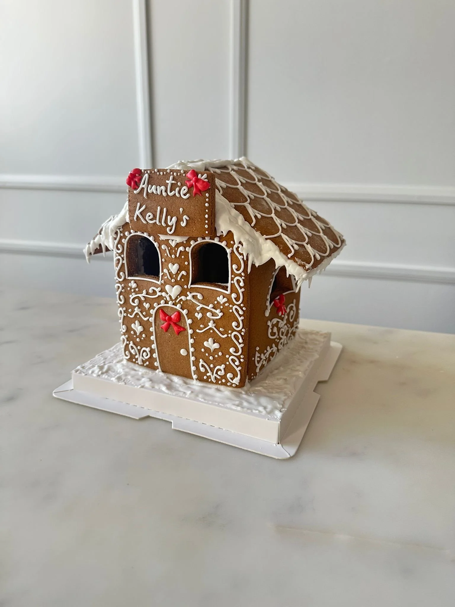 Auntie Kelly's Gingerbread House Decorating Workshop