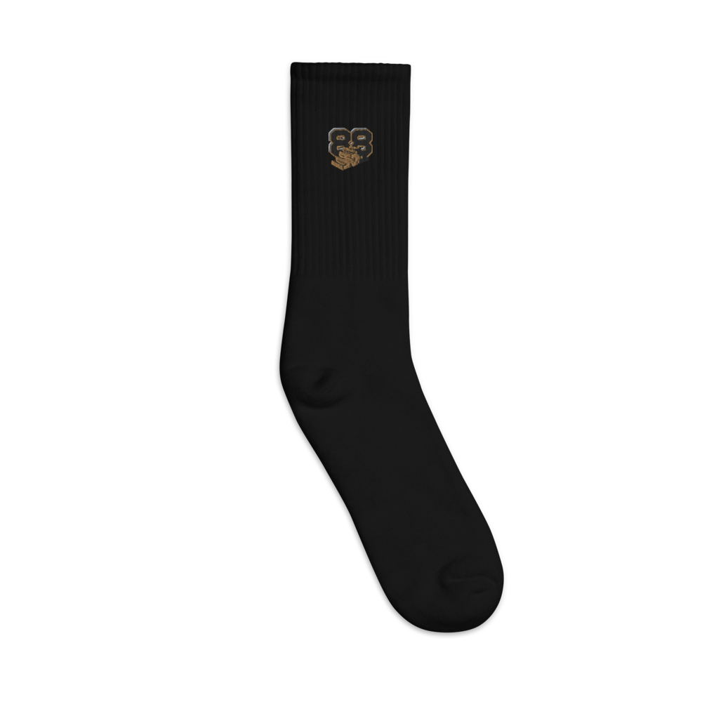 embroidered-crew-socks-black-outside-61a0f3cb936e6.png