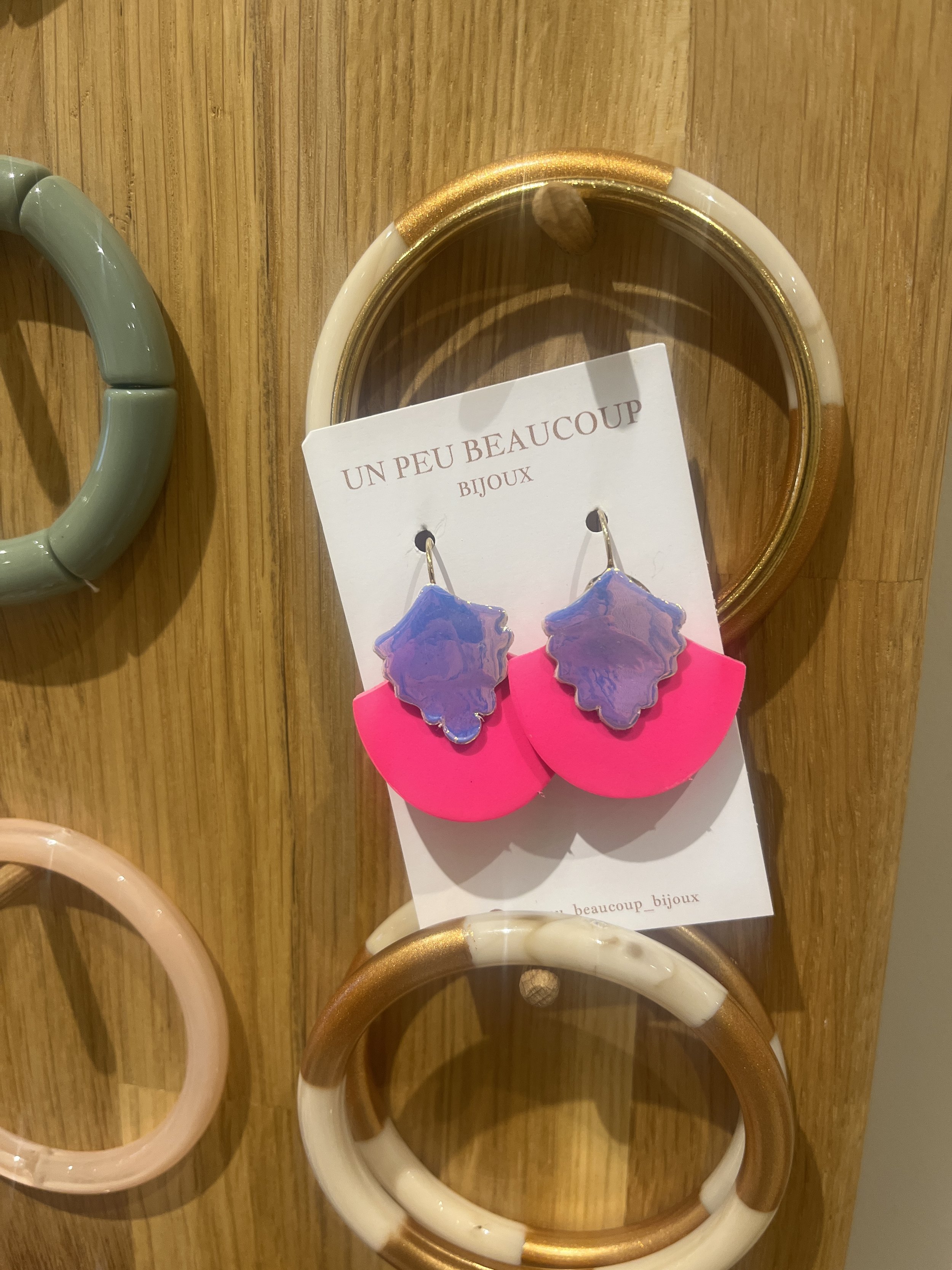 Boucles d Oreilles Céleste Rose Fluo