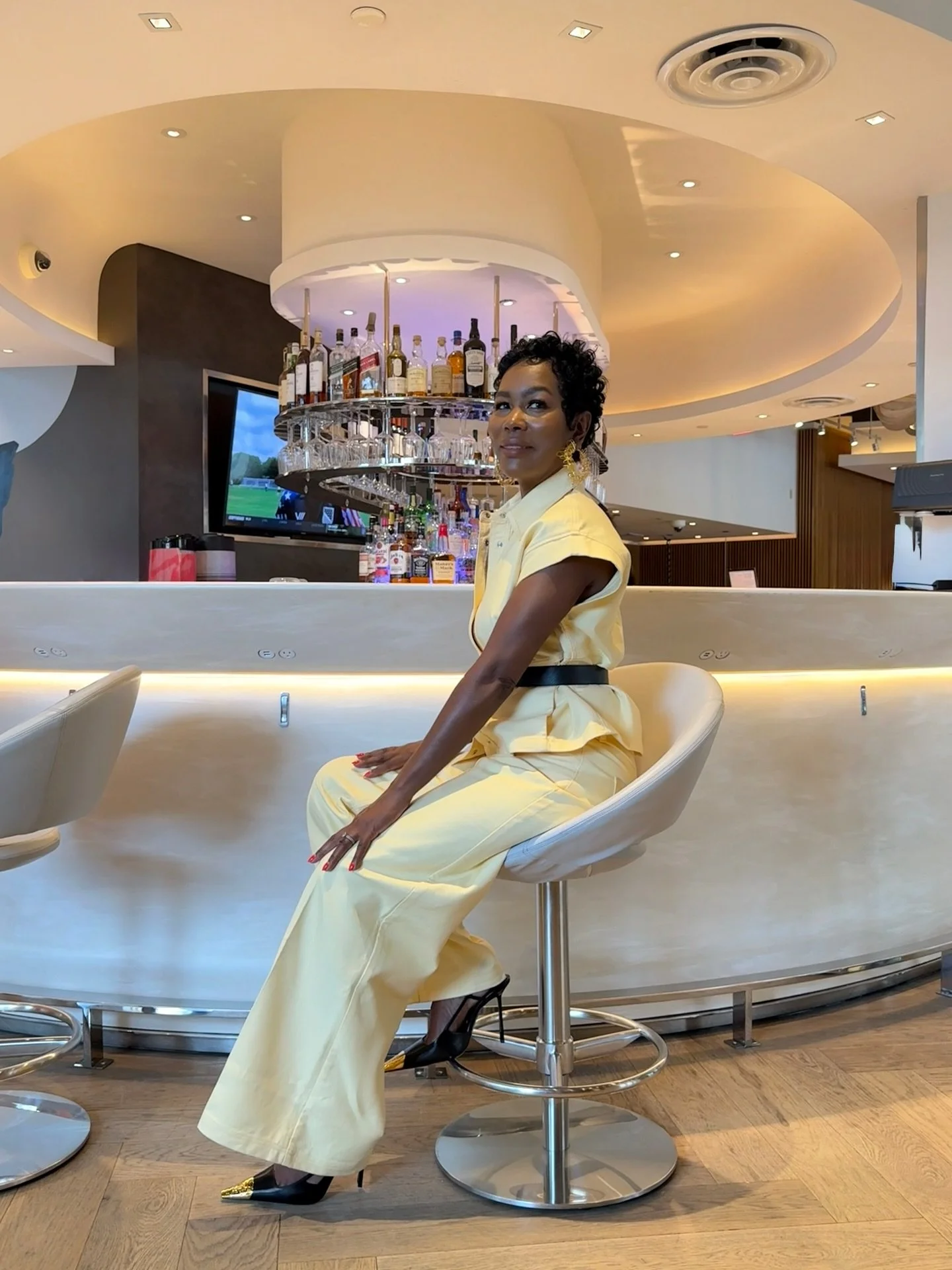 Every shift creates a new story ✨

Learned so much at the Pose &amp; Click class &mdash; huge thanks to @vintage.x.nature for the guidance and to @thedcinfluence for bringing us all together! 💫📸

Outfit @zara 
Earring @shopkhoi 
Shoes @ysl