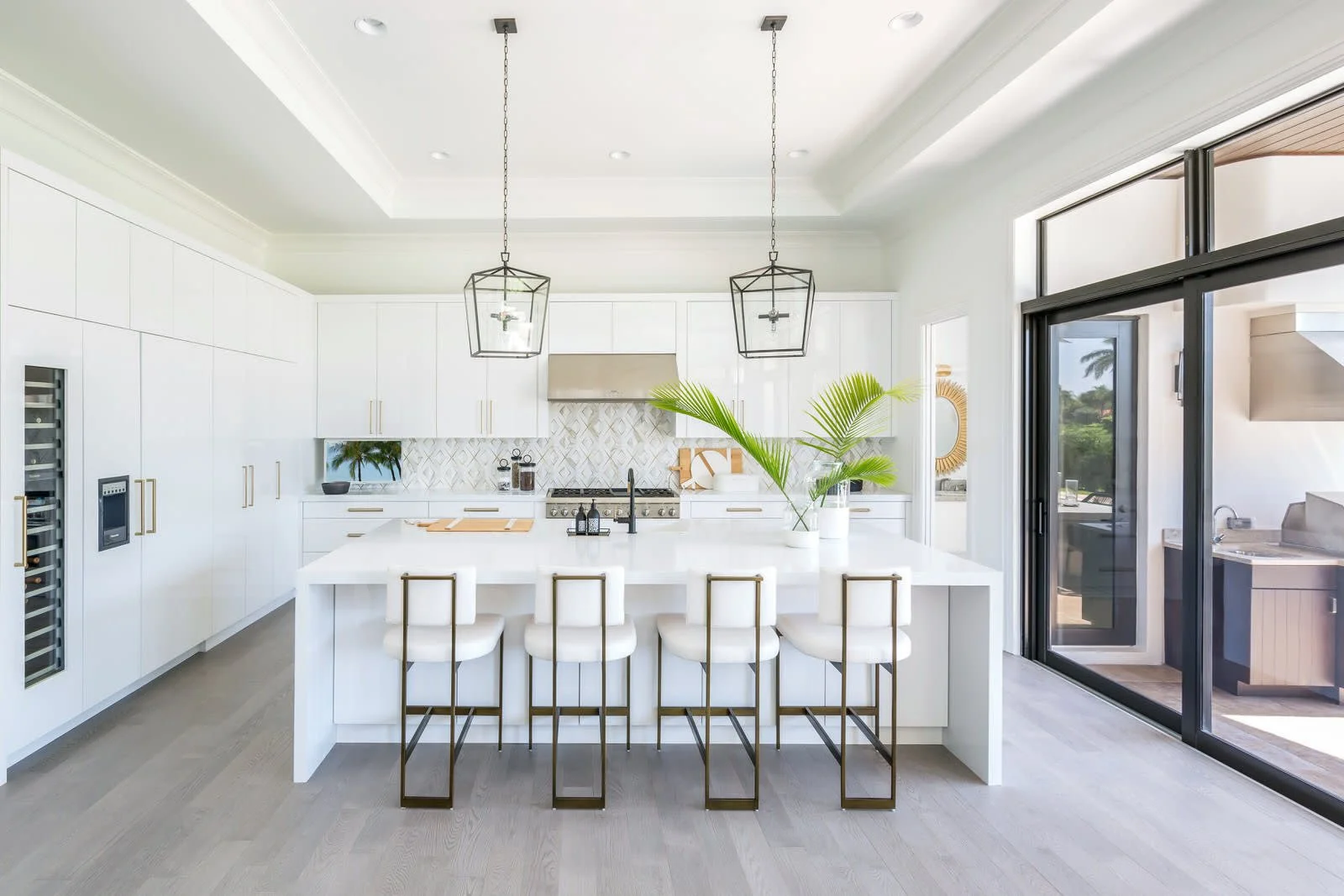 1412ThatchPalm_Set02_Kitchen_01a.jpg