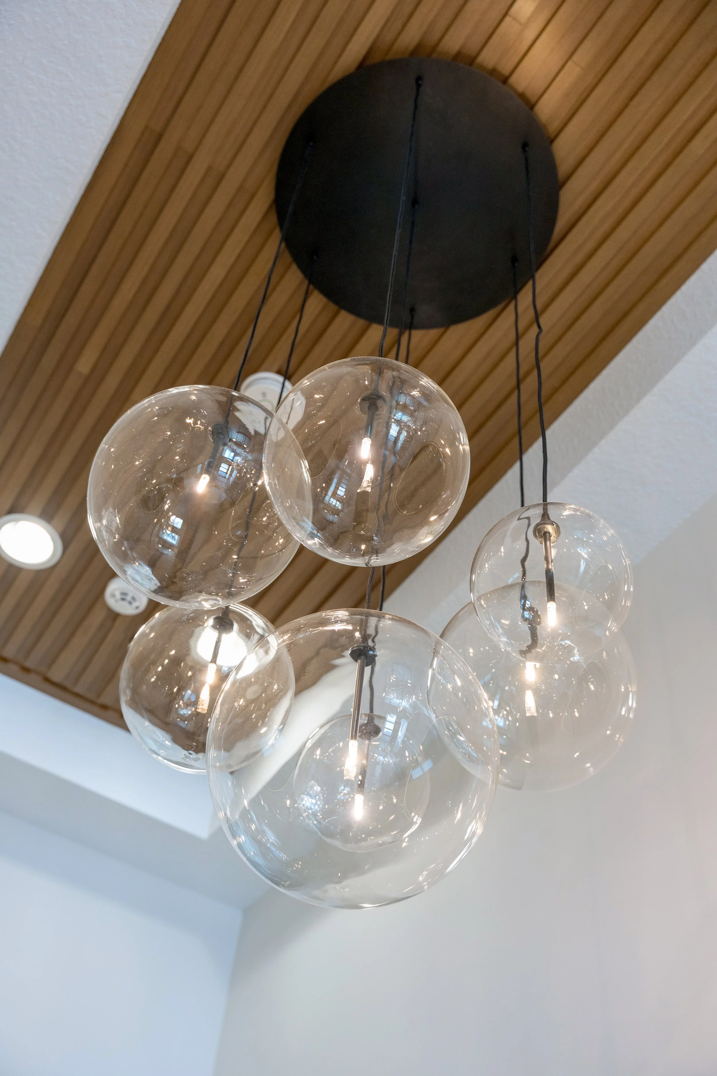 8288Essex_Foyer_016.jpg