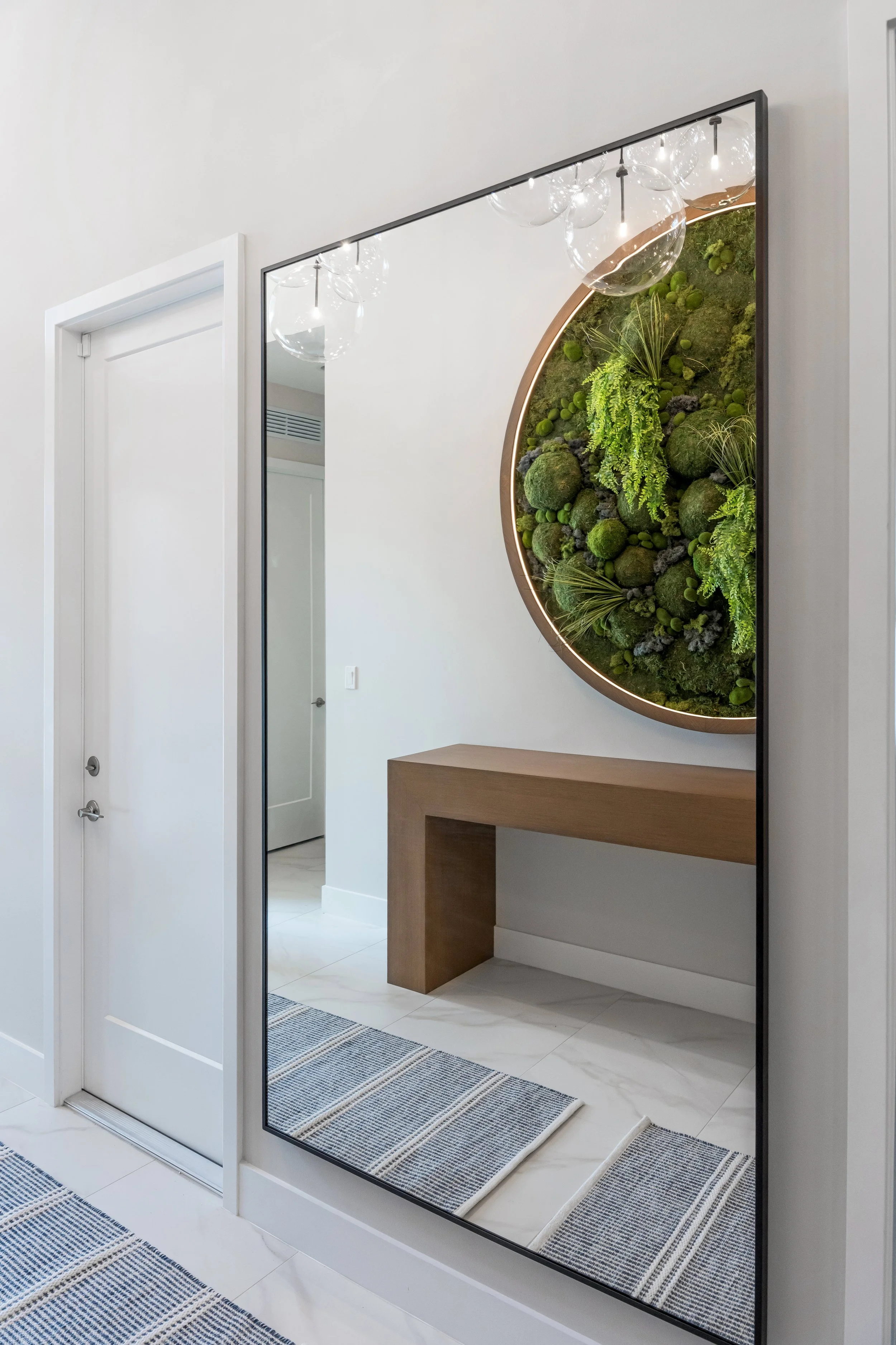 8288Essex_Foyer_007.jpg