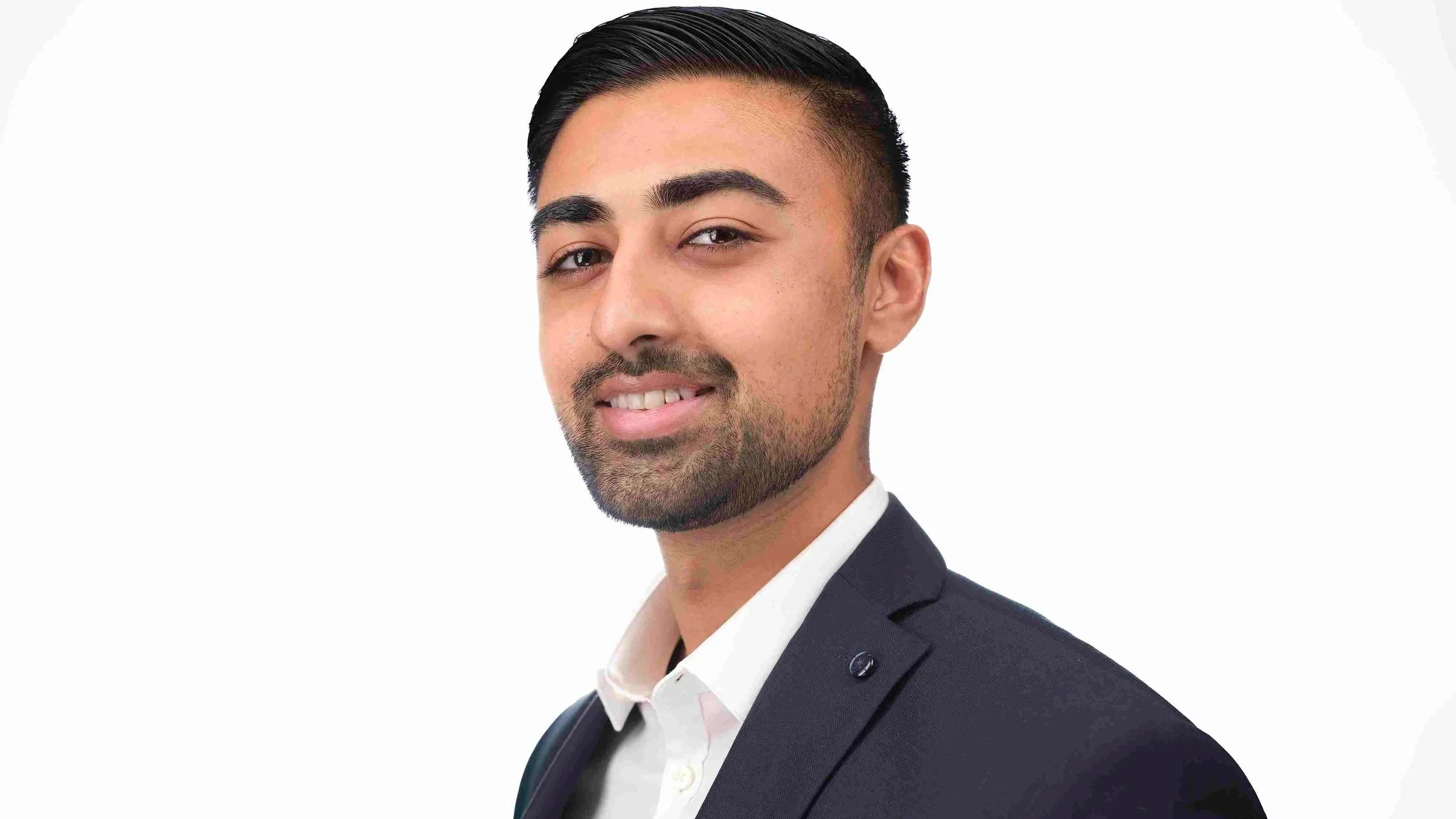 Cleveland Wealth Managers: Why Consistent Advisor Headshots Matter