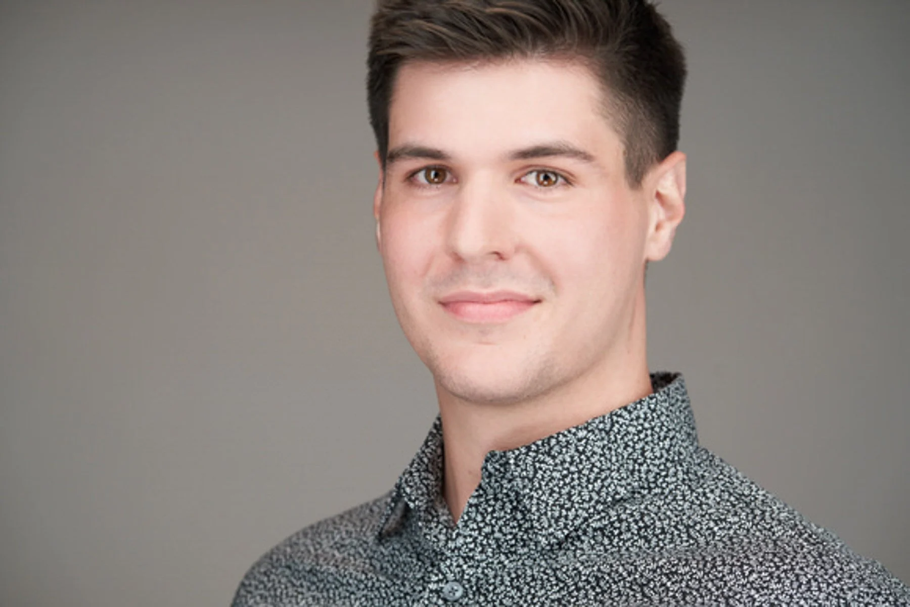 Spotting an AI Headshot: The Ultimate Guide for Cleveland Employers