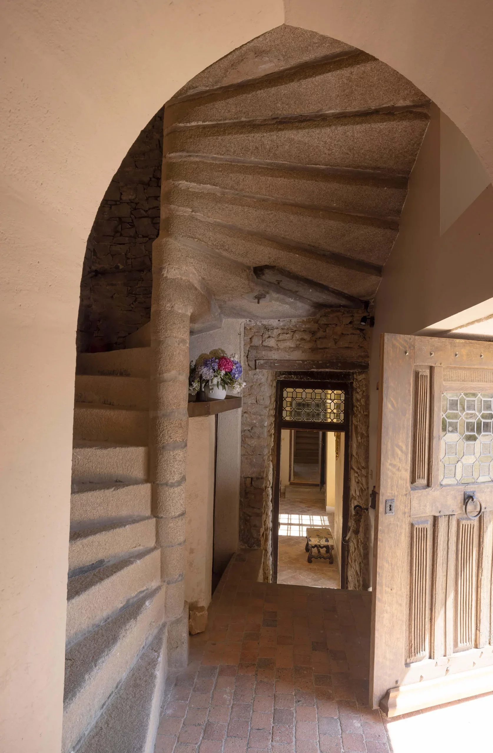 Chateau-de-marigny-evenement-seminaire-mariage-1-scaled.webp