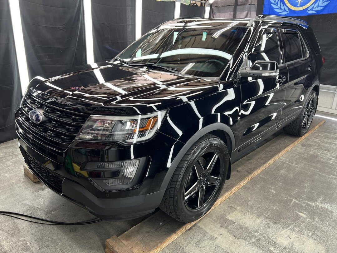 2016 Ford Explorer Sport
👉🏼 Hand wash and paint decontamination
👉🏼 Paint enhancement polish to remove minor swirls and paint defects
👉🏼 CQUARTZ SIC Ceramic Coating applied to the paint
👉🏼 Windshield coated
👉🏼 Basic interior detail

Want you