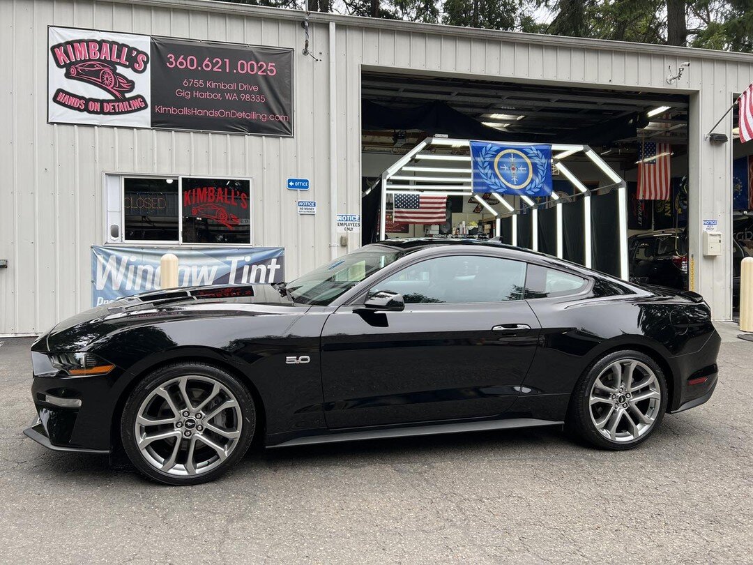 2021 Ford Mustang GT
👉🏼 Hand wash and paint decontamination
👉🏼 2 stage paint correction to remove moderate scratches and paint defects
👉🏼 CQUARTZ SIC Ceramic Coating applied to the paint
👉🏼 All glass polished and coated
👉🏼 Basic interior de