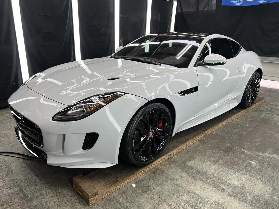 2017 Jaguar F-Type S
👉🏼 Hand wash and paint decontamination
👉🏼 2 stage paint correction to remove moderate scratches and paint defects
👉🏼 CQUARTZ FINEST RESERVE Ceramic Coating applied to the paint
👉🏼 Wheels removed, deep cleaned, and coated

