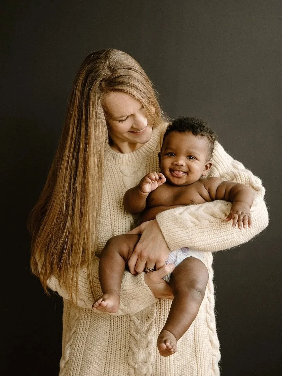🌷 MOTHER&rsquo;S DAY PORTRAIT GIVEAWAY 🌷

I wanted to do something meaningful to celebrate the mothers, grandmothers, mother figures, and women who hold so much love for their families every day.

To enter:
Tag or comment the name of a mama you lov