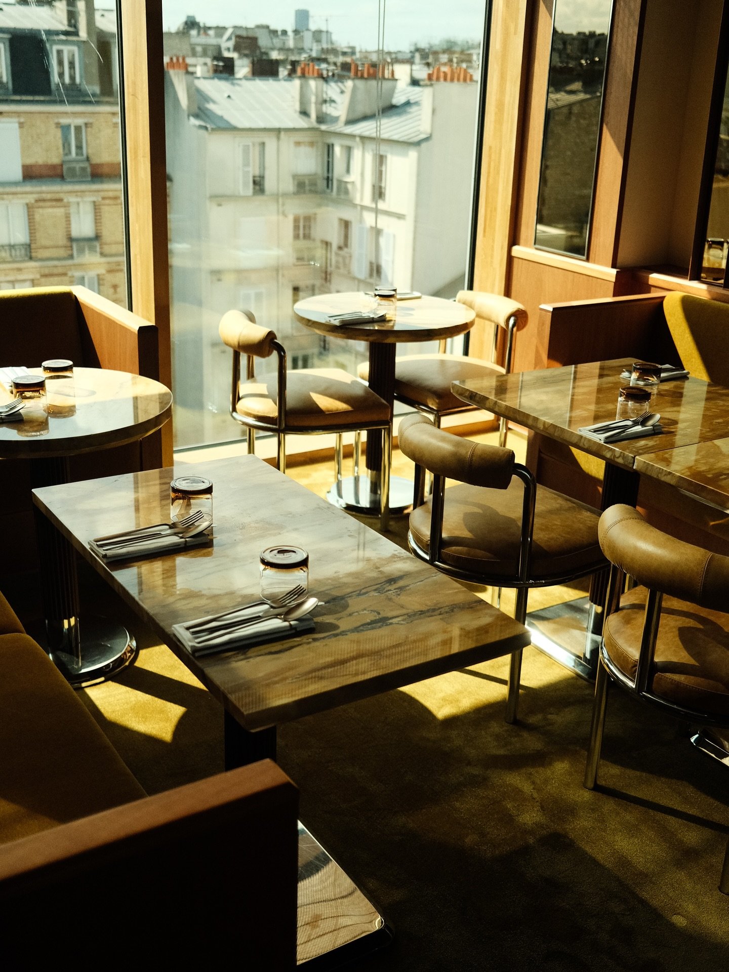 Projet photo pour @bigwallparis &agrave; @lafondation.paris 📸
#architectureanddesign #decorationdinterieur #hotelinparis #architectureanddecoration