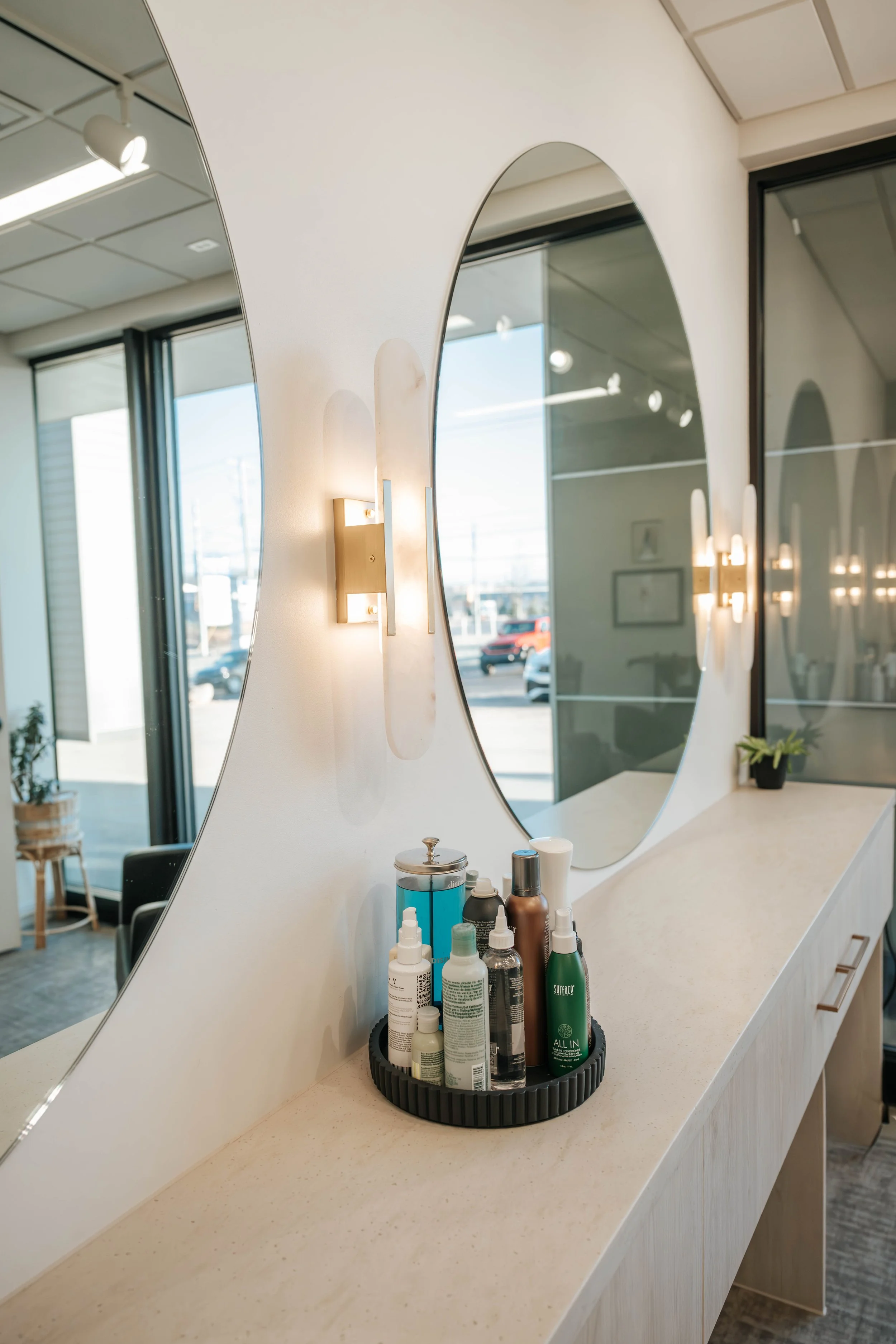 Lighting design for salon styling bar – Lumen Electric
