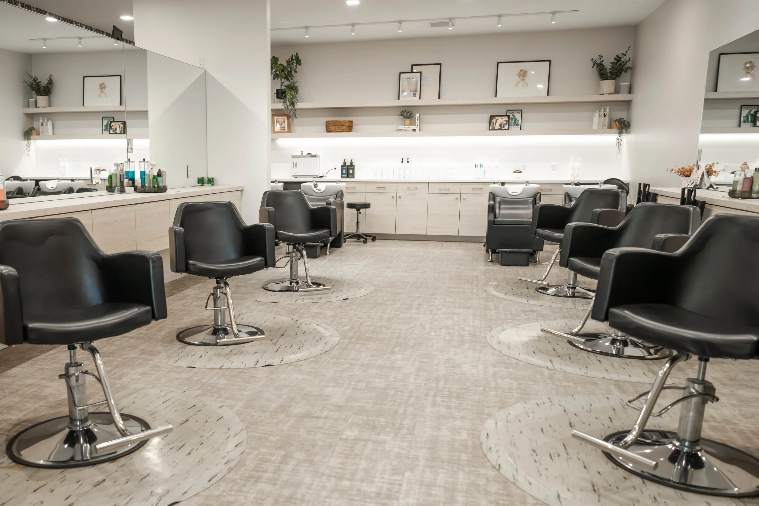 Lighting design for salon styling bar – Lumen Electric