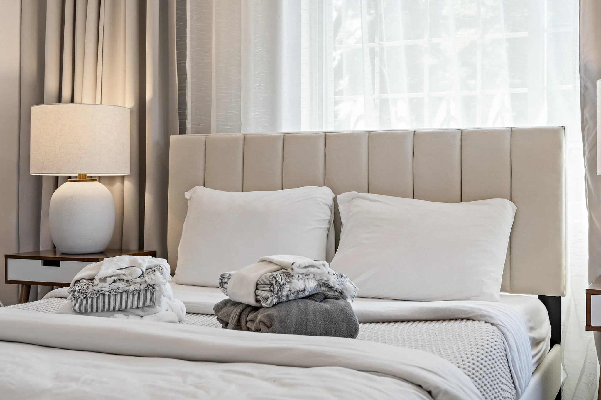 4-3-masterbed.jpg