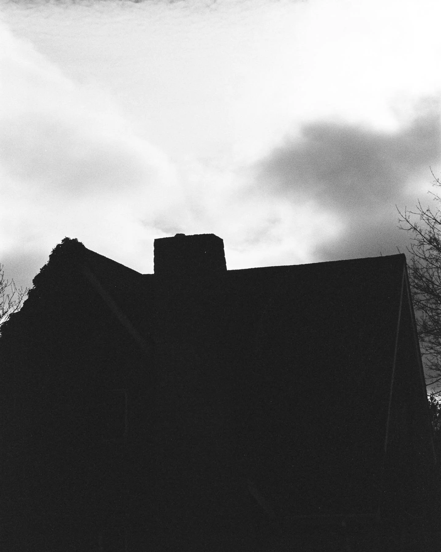 Dark house in the sun! The house is spooky to look as it is old! 

Film used: Kodak Tmax 400
Camera used: Pentax P30T 

&bull;

 
 #ukphotography #uk #ukphotographer #photography #photographer #artist  #frontendphotography #analogphotography #filmpho
