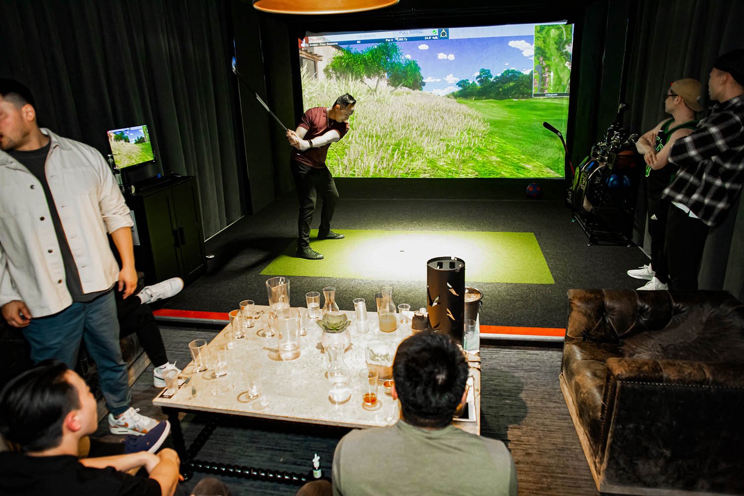 TOPGOLF SWING SUITE — Forum Social House