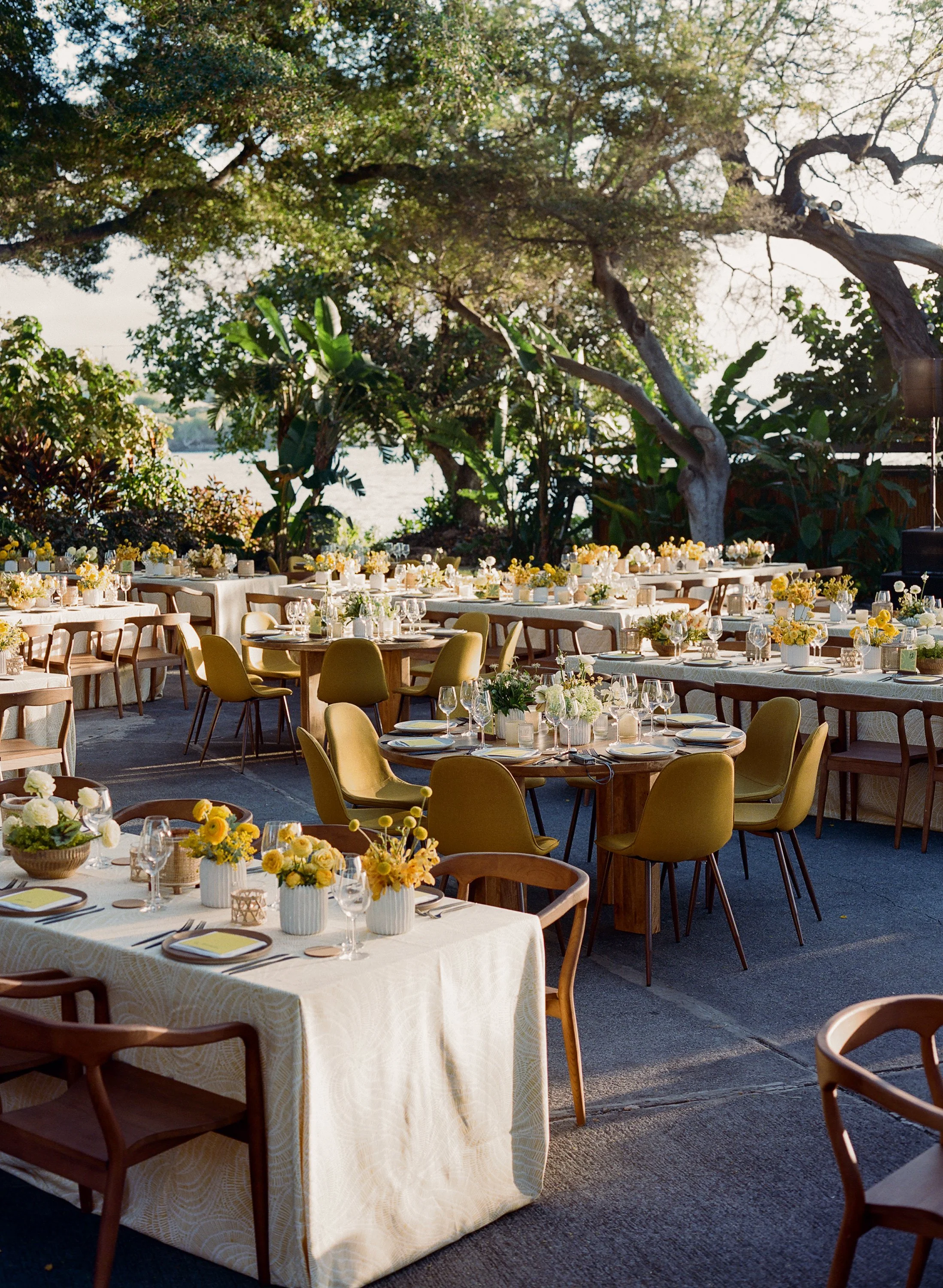 maui-tabeltop-rentals219-Claire&Charlie_Wedding.jpg