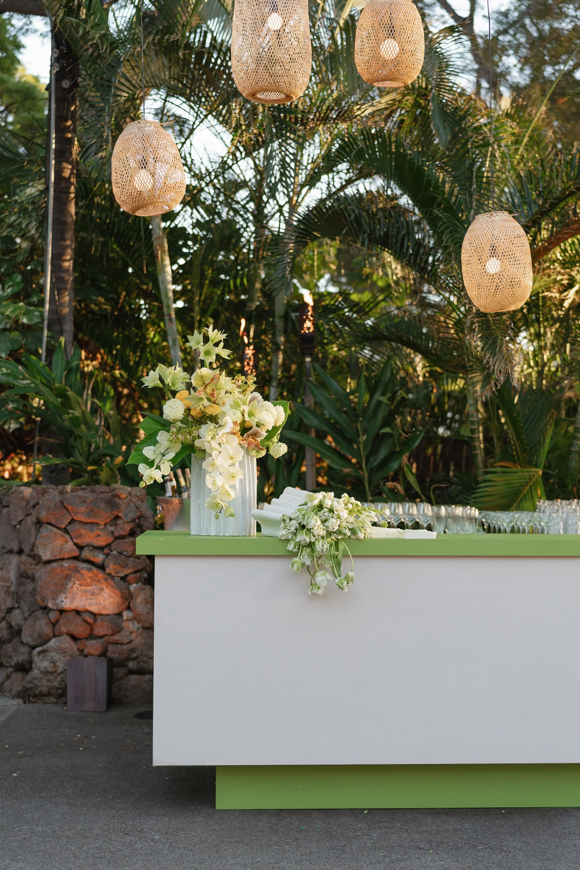 maui-tabeltop-rentals288-Claire&Charlie_Wedding.jpg