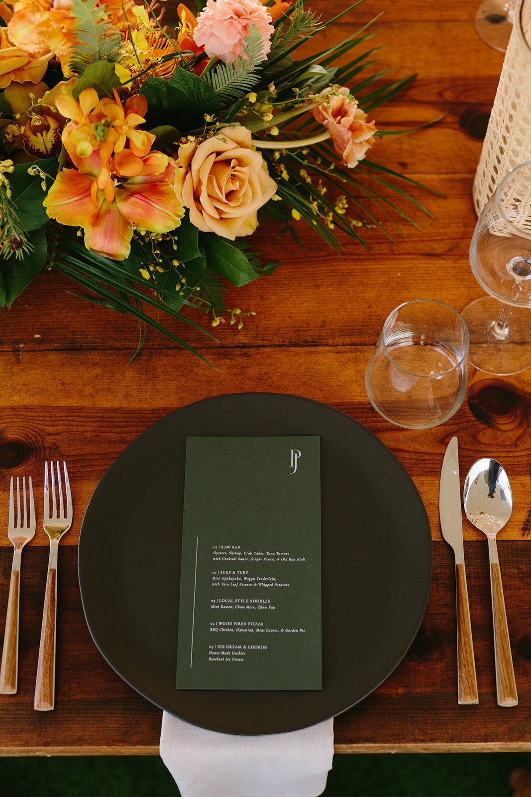wedding-charger-plate-rentals-maui-01.jpg