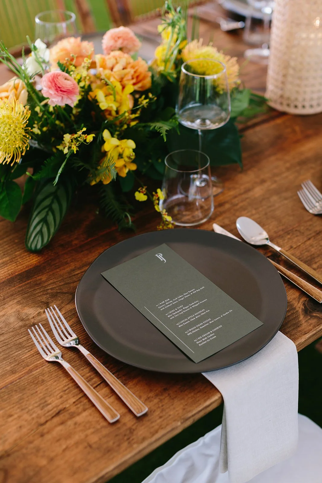 wedding-tablescape-rentals-maui-01.jpg