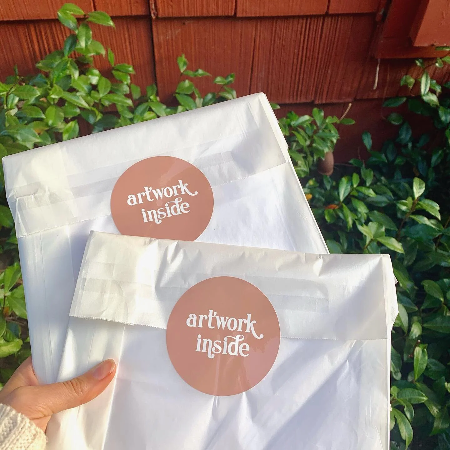 💌sending some love in the mail this afternoon💌 prints are on the way, just in time for the holidays!
.
.
.
.
.
.
#smallbusiness #packingorders #christmaspresentideas #mailingorders #artpackaging #fineart #artoninstagram #fineartpackaging #signseale