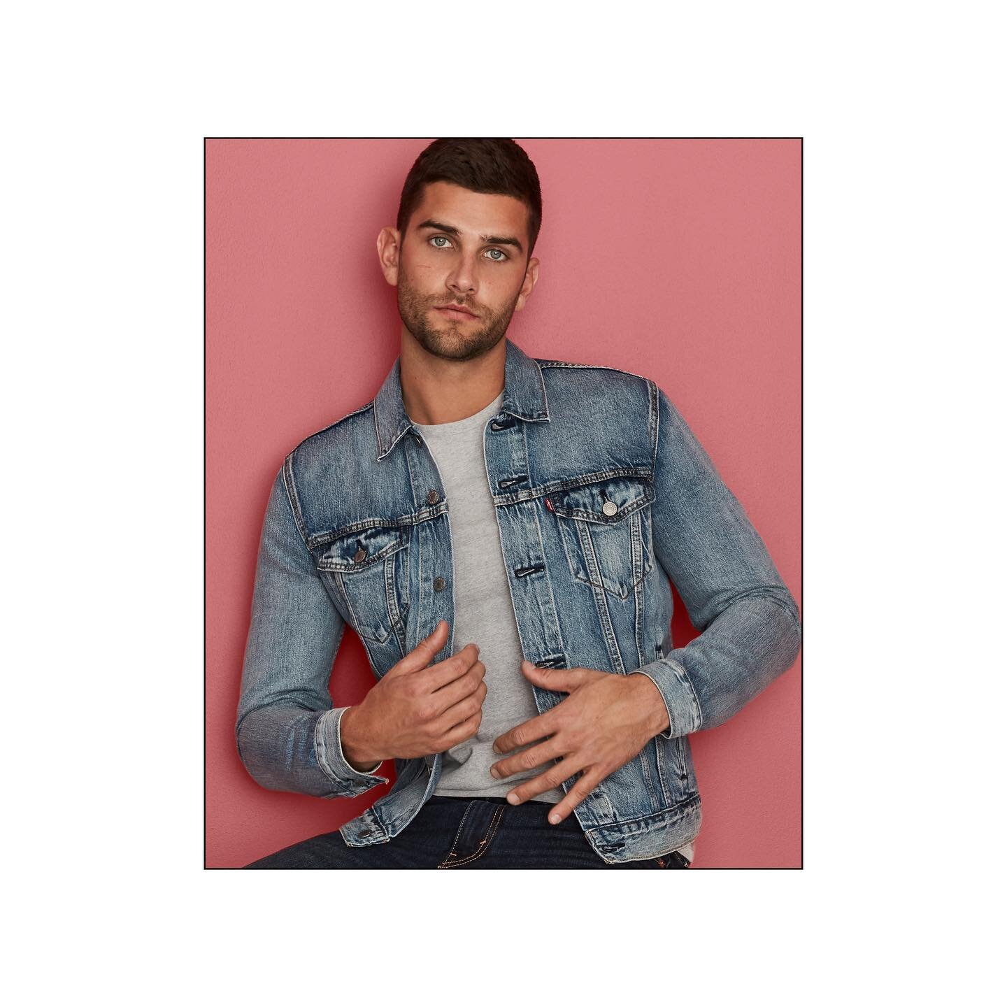 giacca di jeans 
:
:
:
:
#denimjacket #alwaysclassic #wardrobestaple #studioshoot #campaign #tbt🔙 

🕺🏻 @jackvanderhart 
📷 @simonuptonpics 
🎬 @theresafrankovich