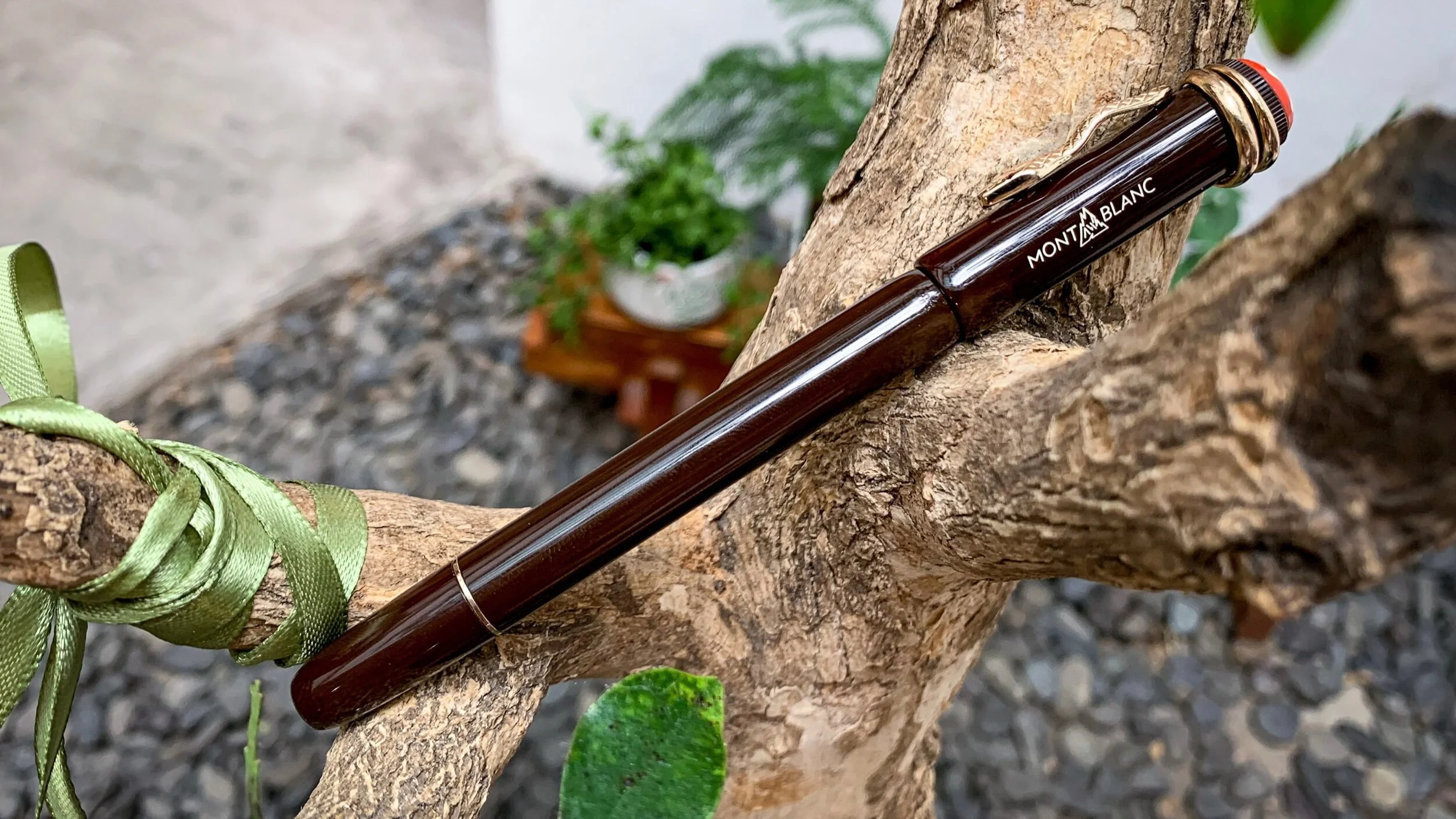 Montblanc Rouge et Noir Tropic Brown (2017) Review