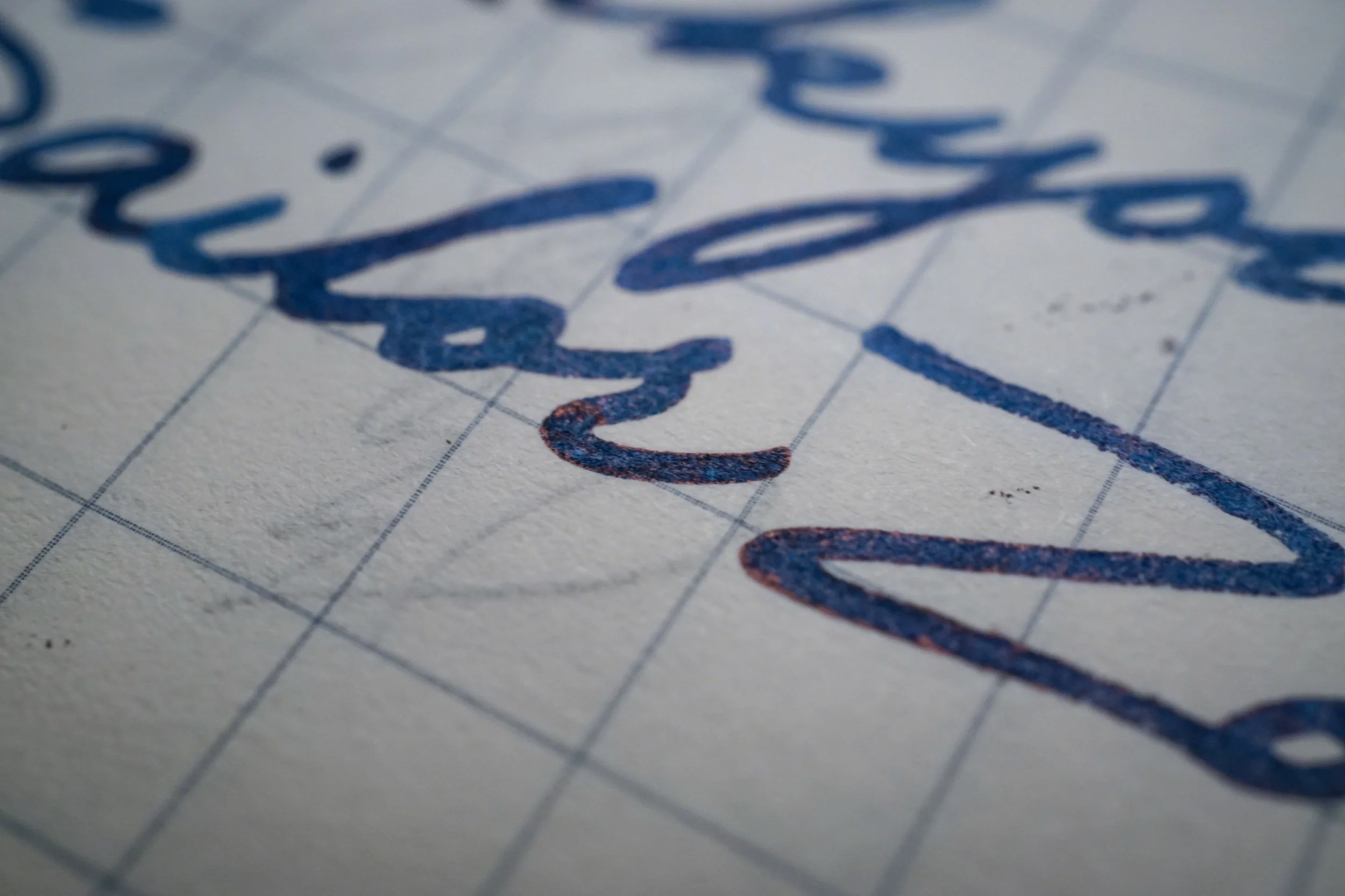 sheen on edges of the r and Z